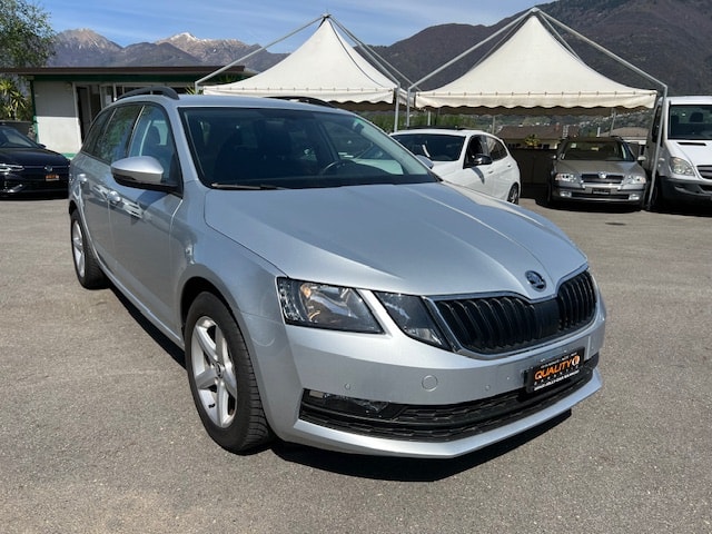 SKODA Octavia Combi 2.0 TSI Clever 4x4 DSG