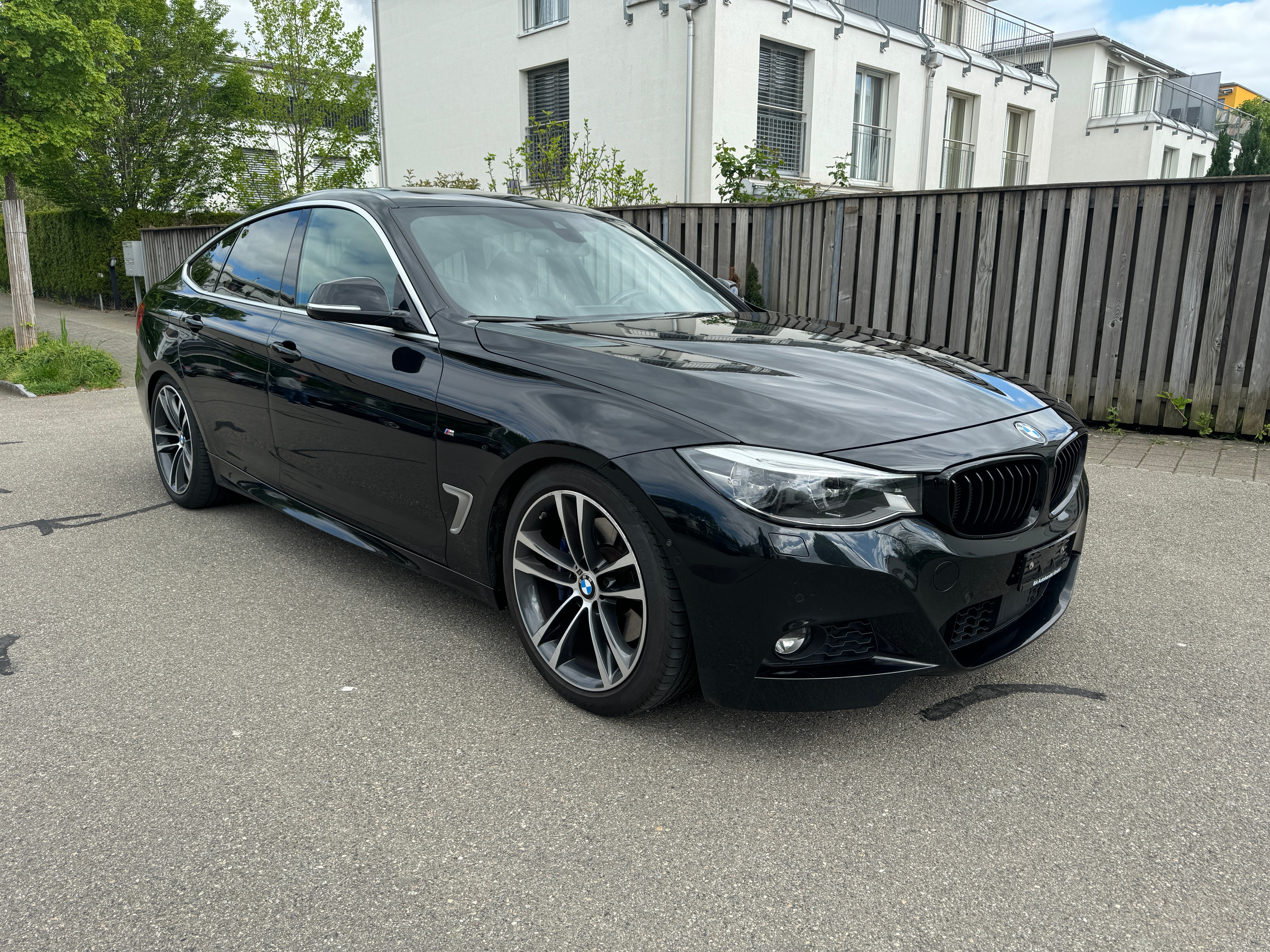 BMW 320D GT xDRIVE M SPORT STEPTRONIC*VOLLAUSSTATTUNG*8FACH BEREIFT*