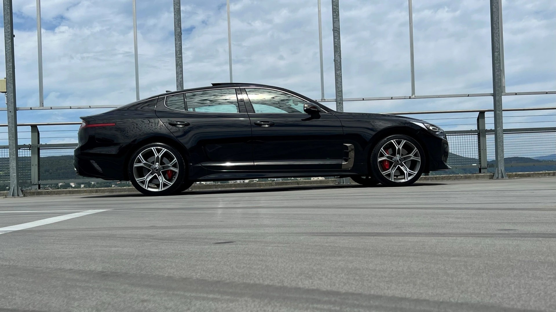 KIA STINGER 3.3 T-GDi GT AUTOMAT AWD l 370 PS