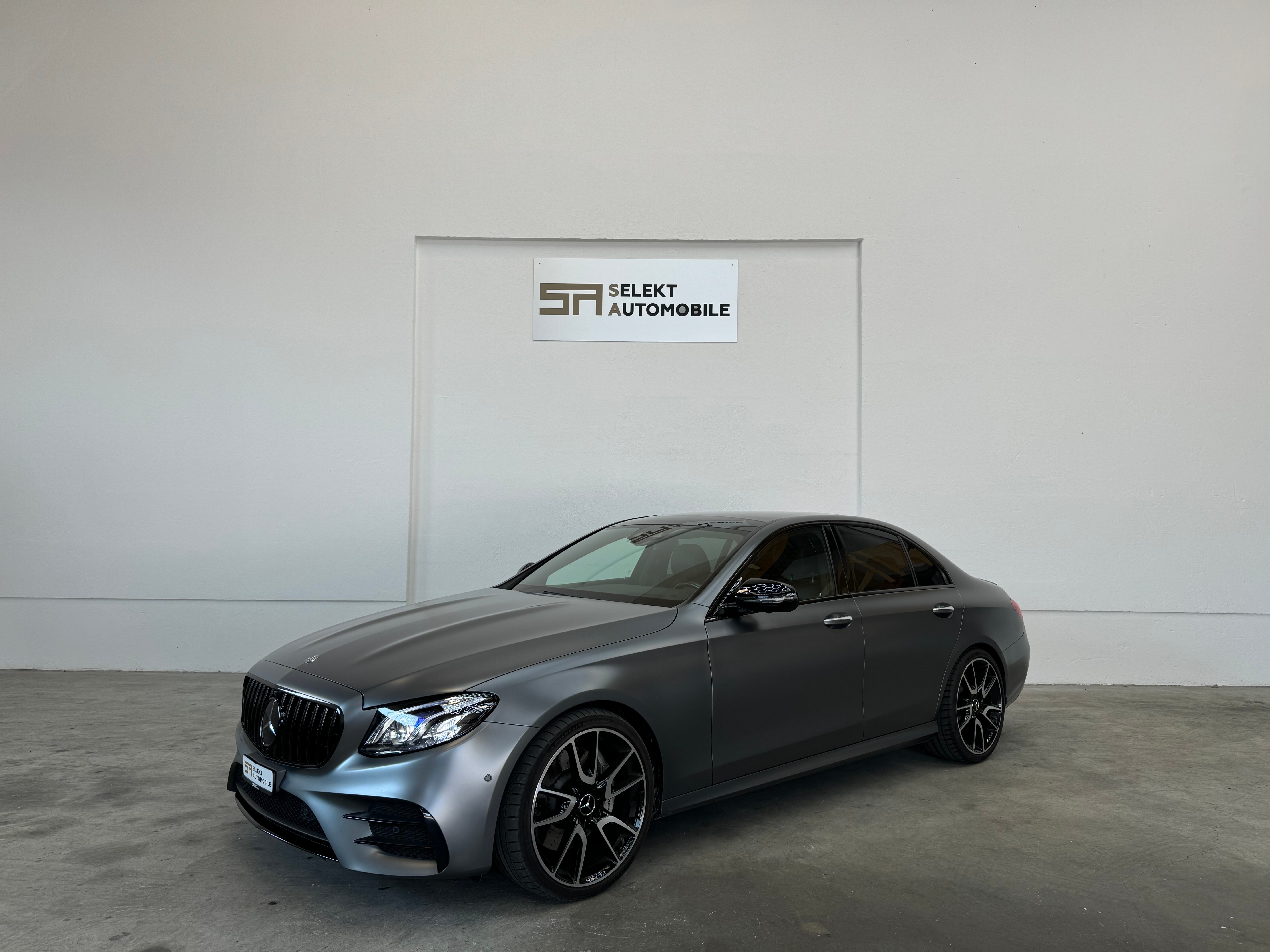 MERCEDES-BENZ E 53 AMG 4Matic+ Speedshift MCT Graphitgrau Magno/Matt