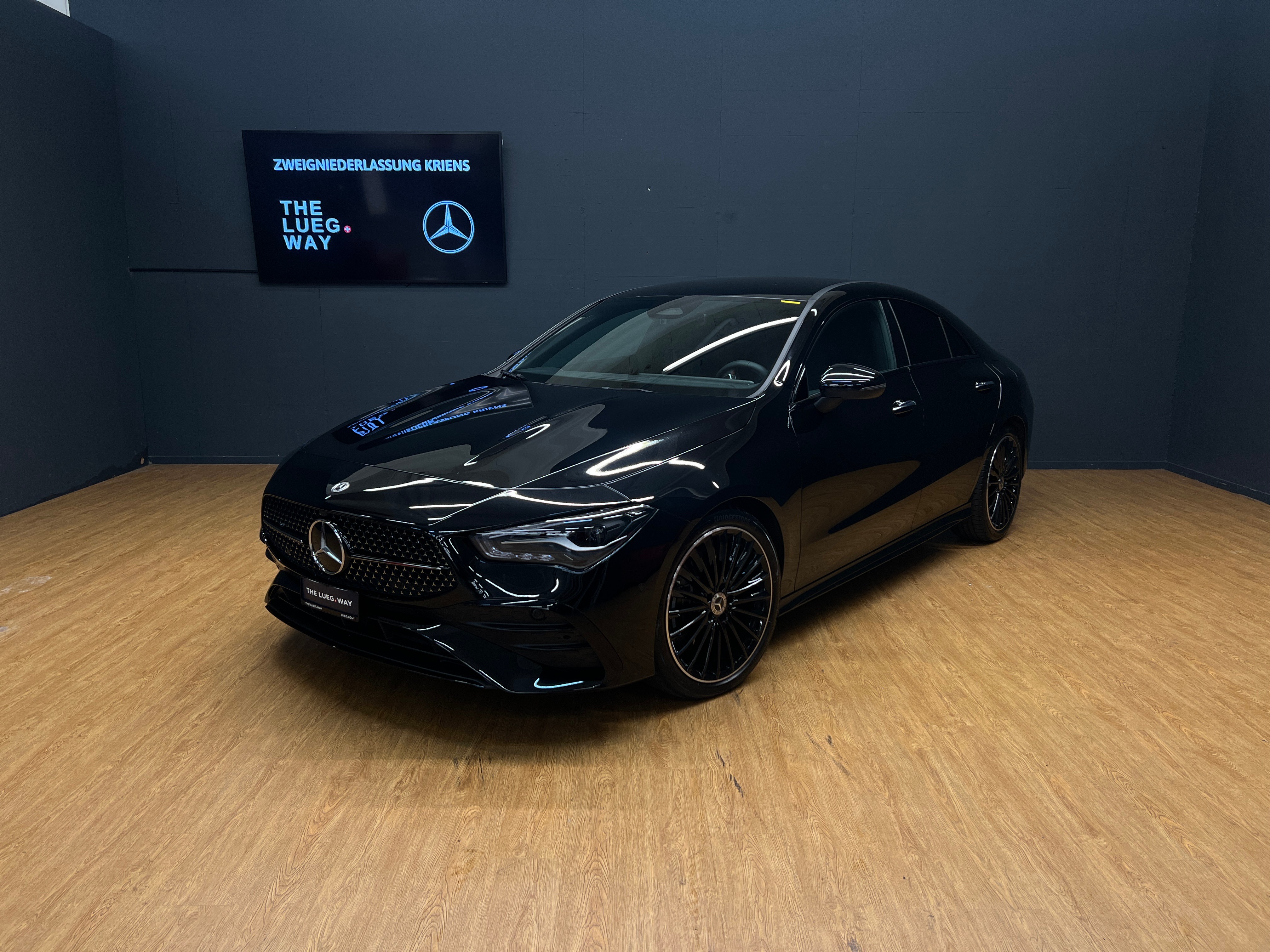 MERCEDES-BENZ CLA 250 4M - AMG - Rückfahrkamera / Night-Paket / Ambiente-Licht