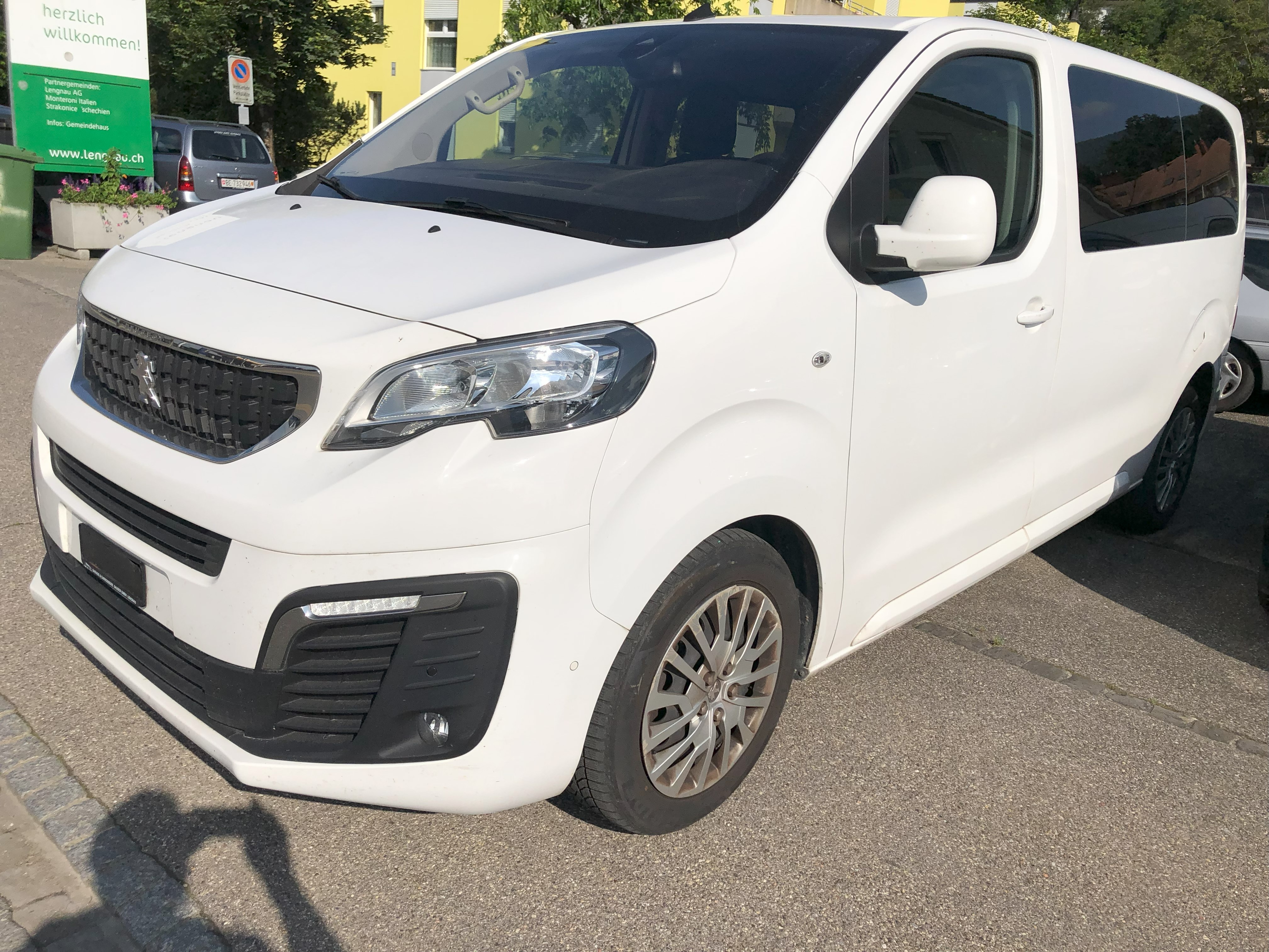 PEUGEOT Traveller 2.0 BlueHDi Business Standard EAT