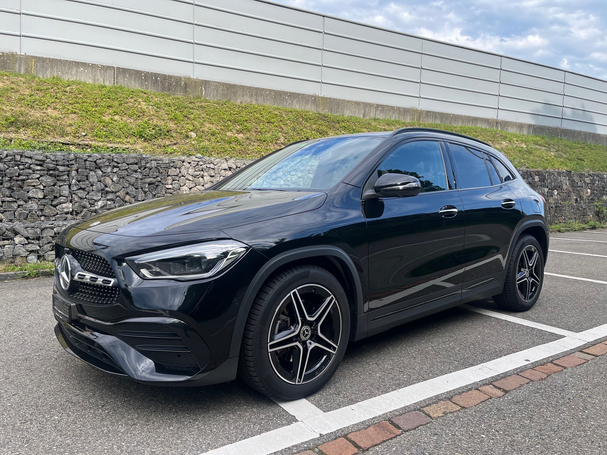 MERCEDES-BENZ GLA 200 AMG Line 7G-DCT