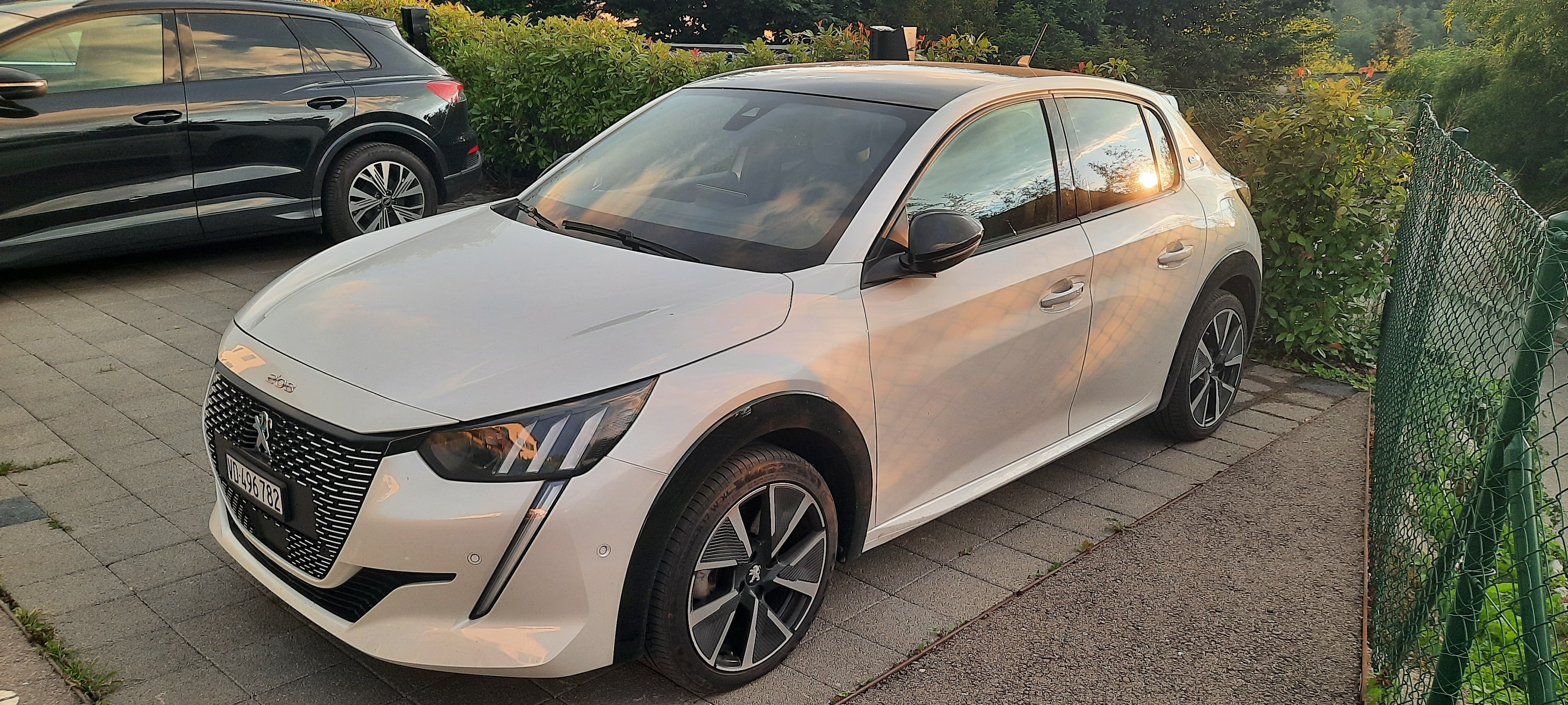 PEUGEOT 208 Elektrik GT (e-208)