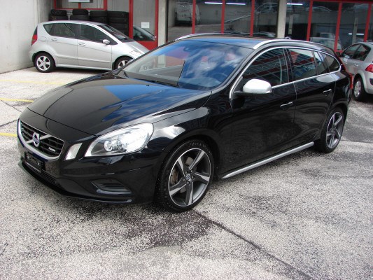 VOLVO V60 T6 AWD R-Design