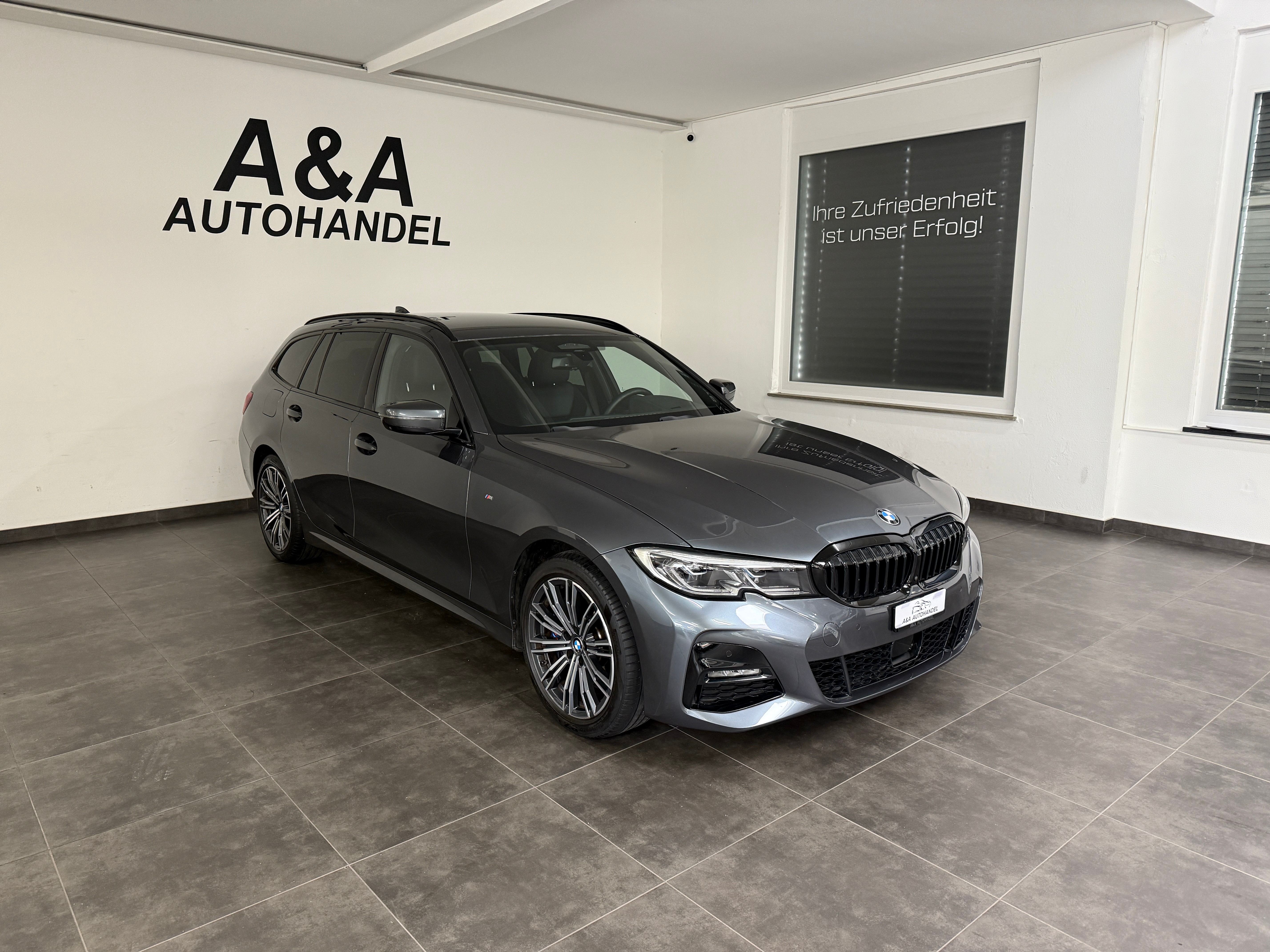 BMW 330e x DriveTouring Steptronic