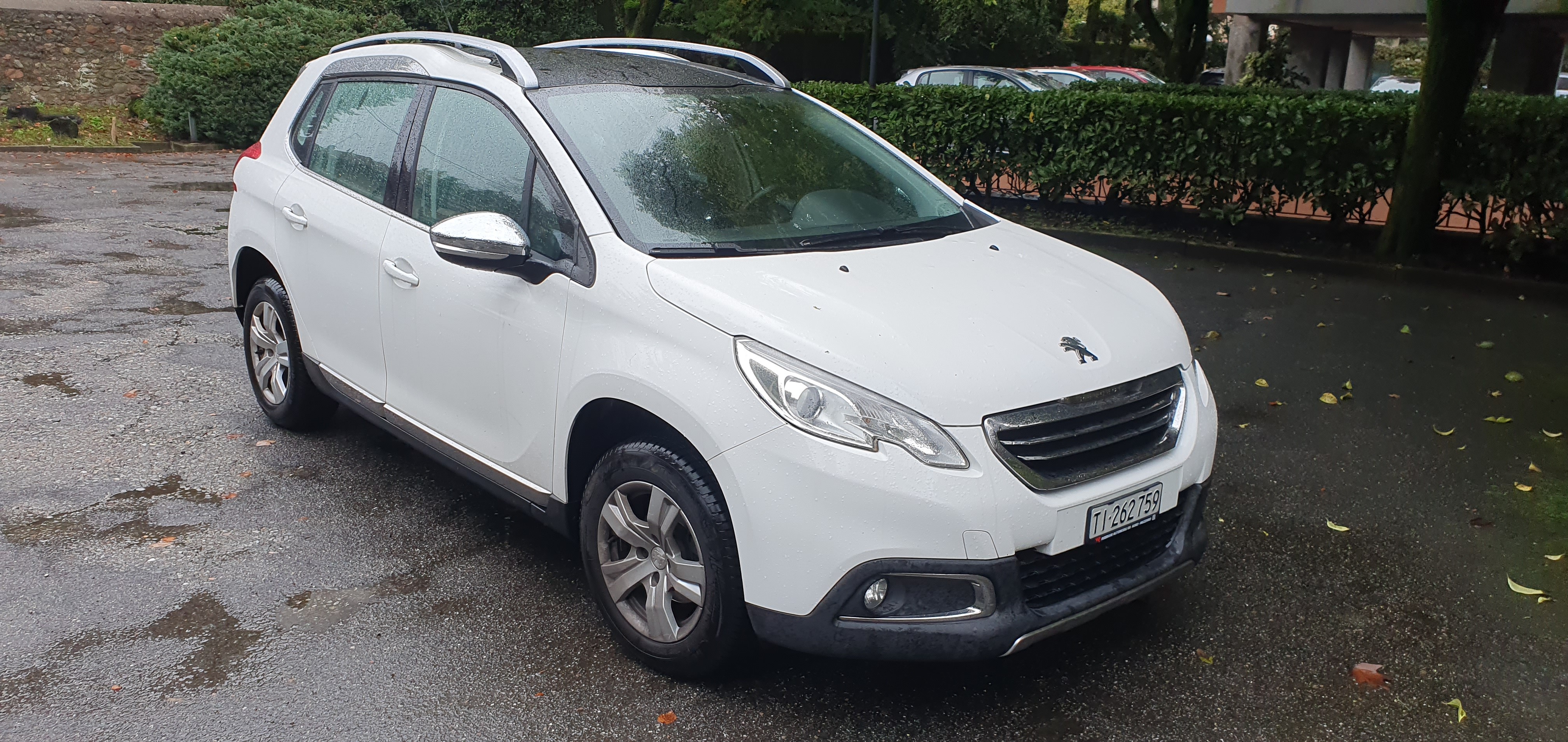 PEUGEOT 2008 1.6 BlueHDi Allure