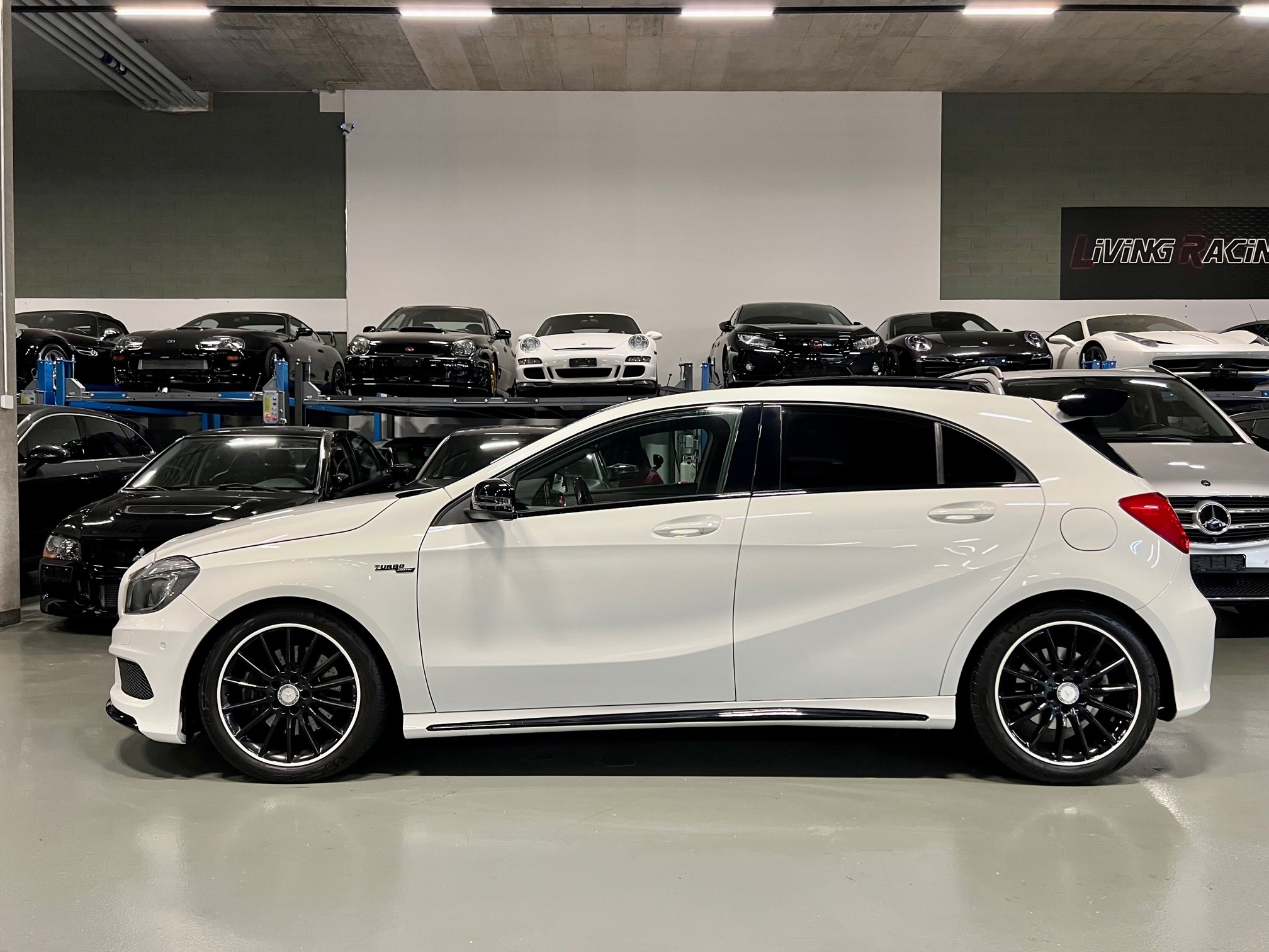 MERCEDES-BENZ A 250 AMG Line 7G-DCT