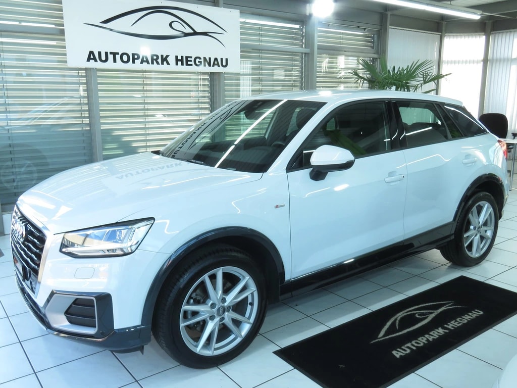 AUDI Q2 2.0 TFSI Sport Quattro S-tronic (AHK 1.5 t, Automat)