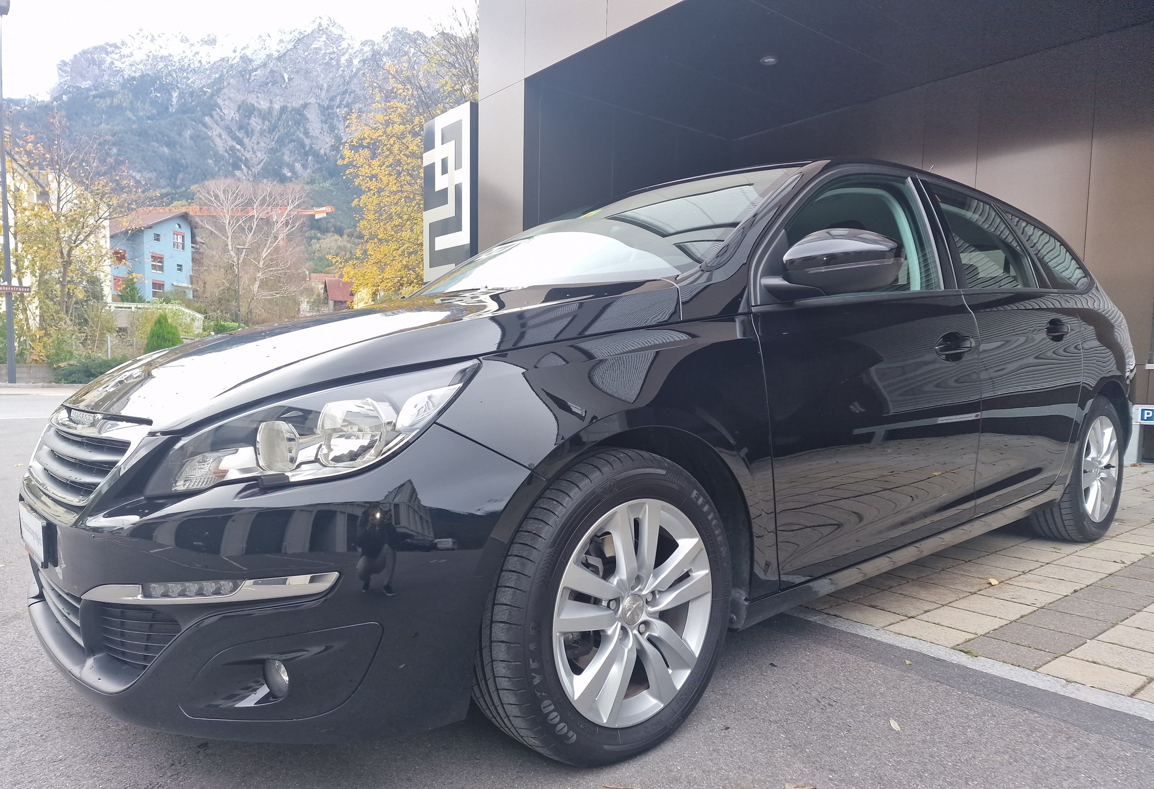 PEUGEOT 308 SW 1.6 BlueHDI Active Automatic