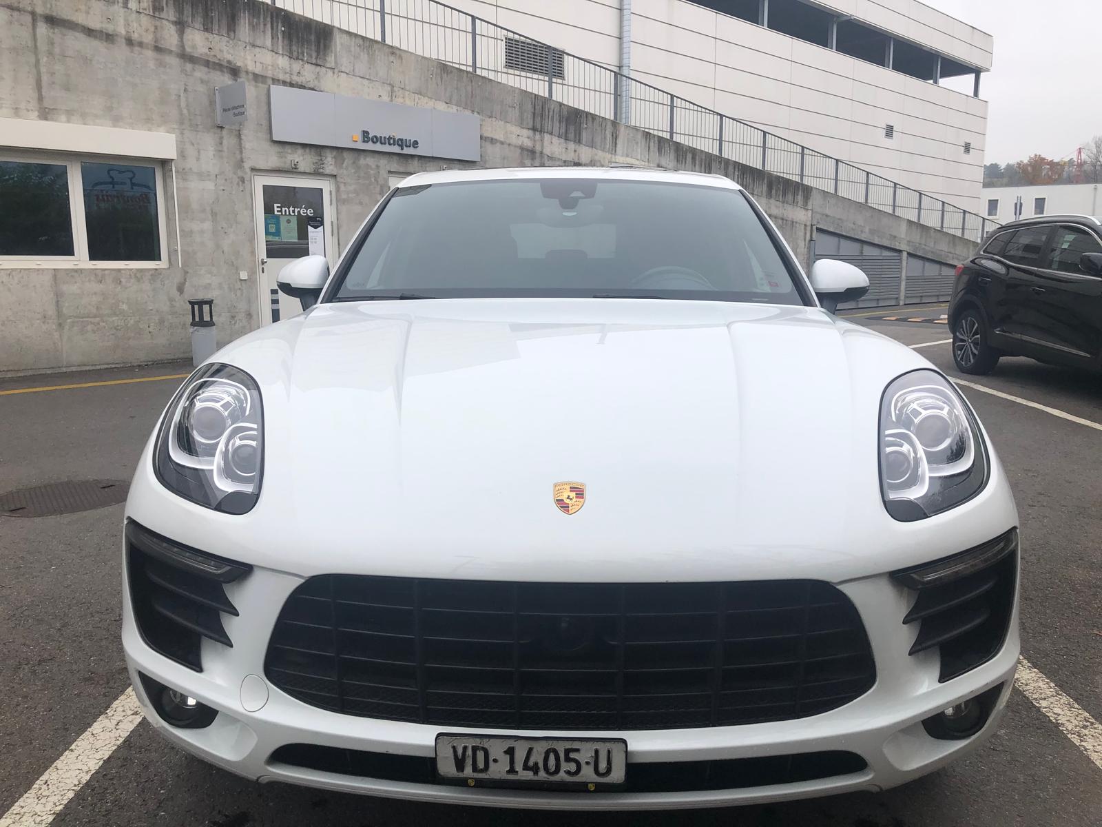 PORSCHE Macan S PDK