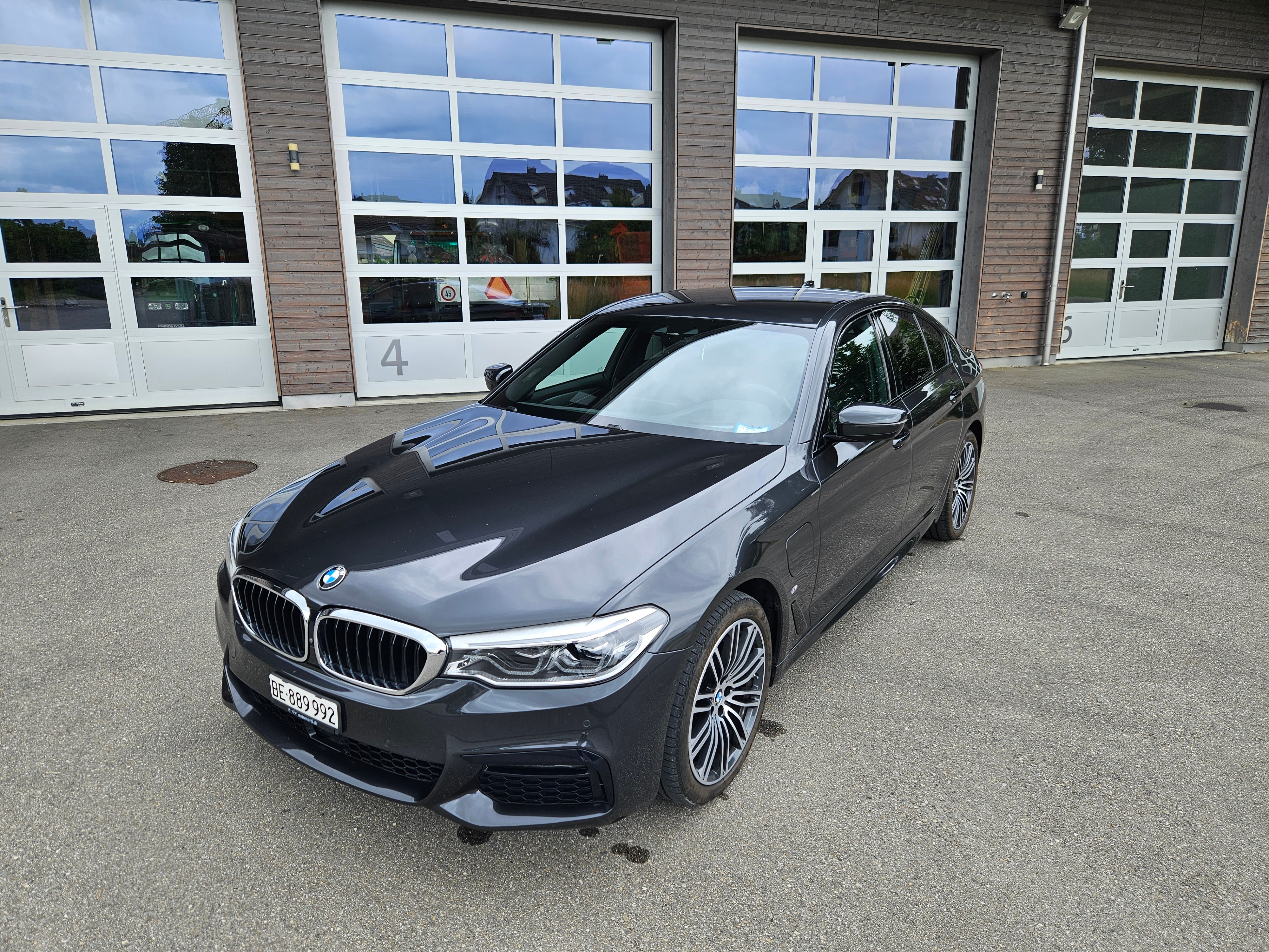 BMW 530e xDrive Pure M Sport Edition Steptronic