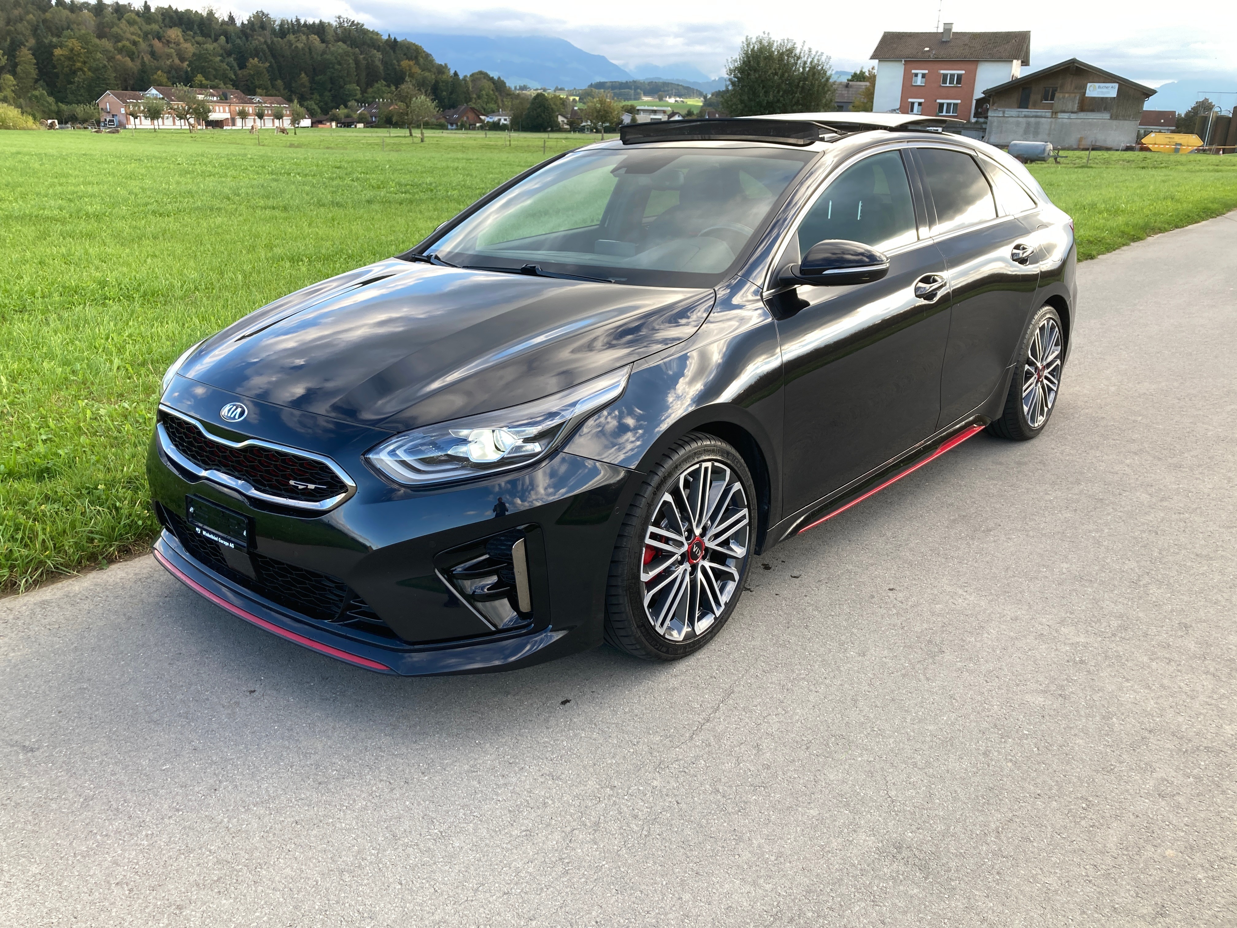 KIA ProCeed 1.6 T-GDi GT DCT mit Anhängerkupplung