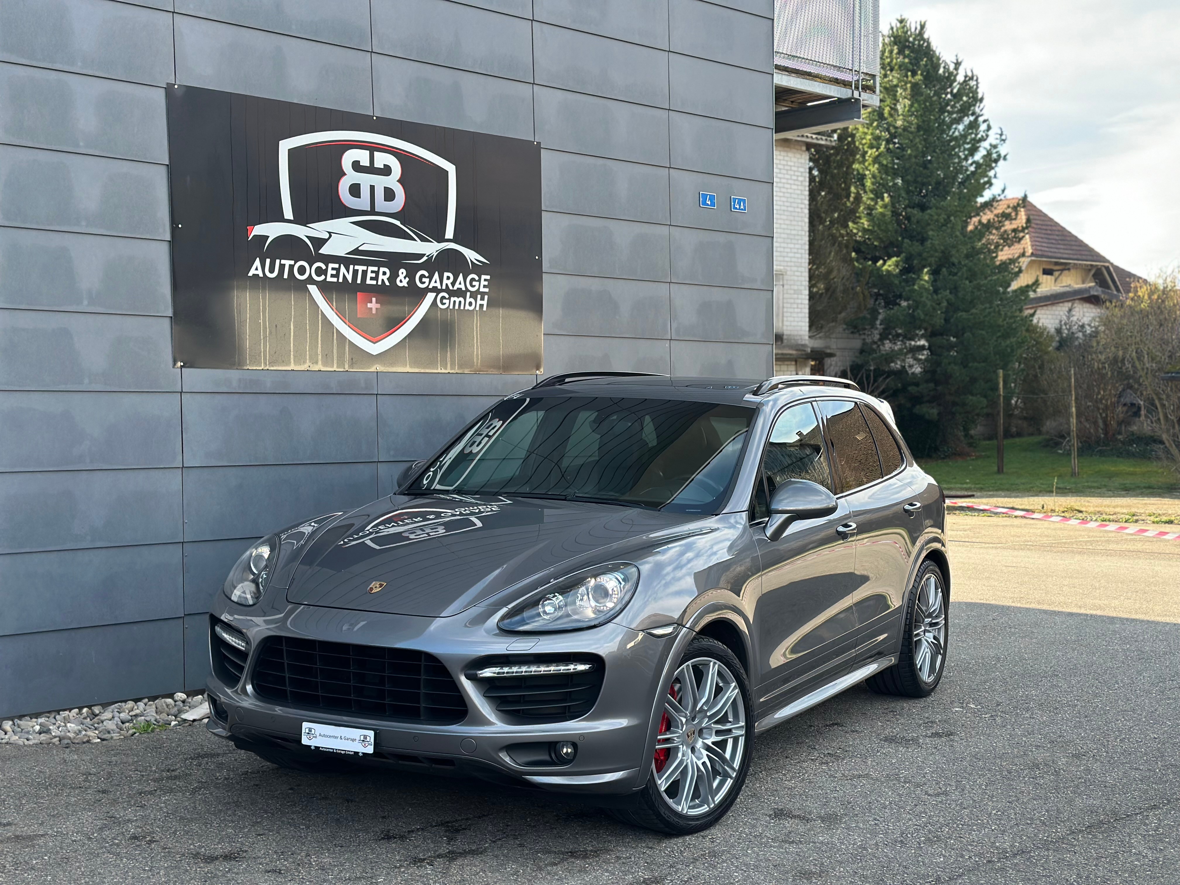 PORSCHE Cayenne GTS