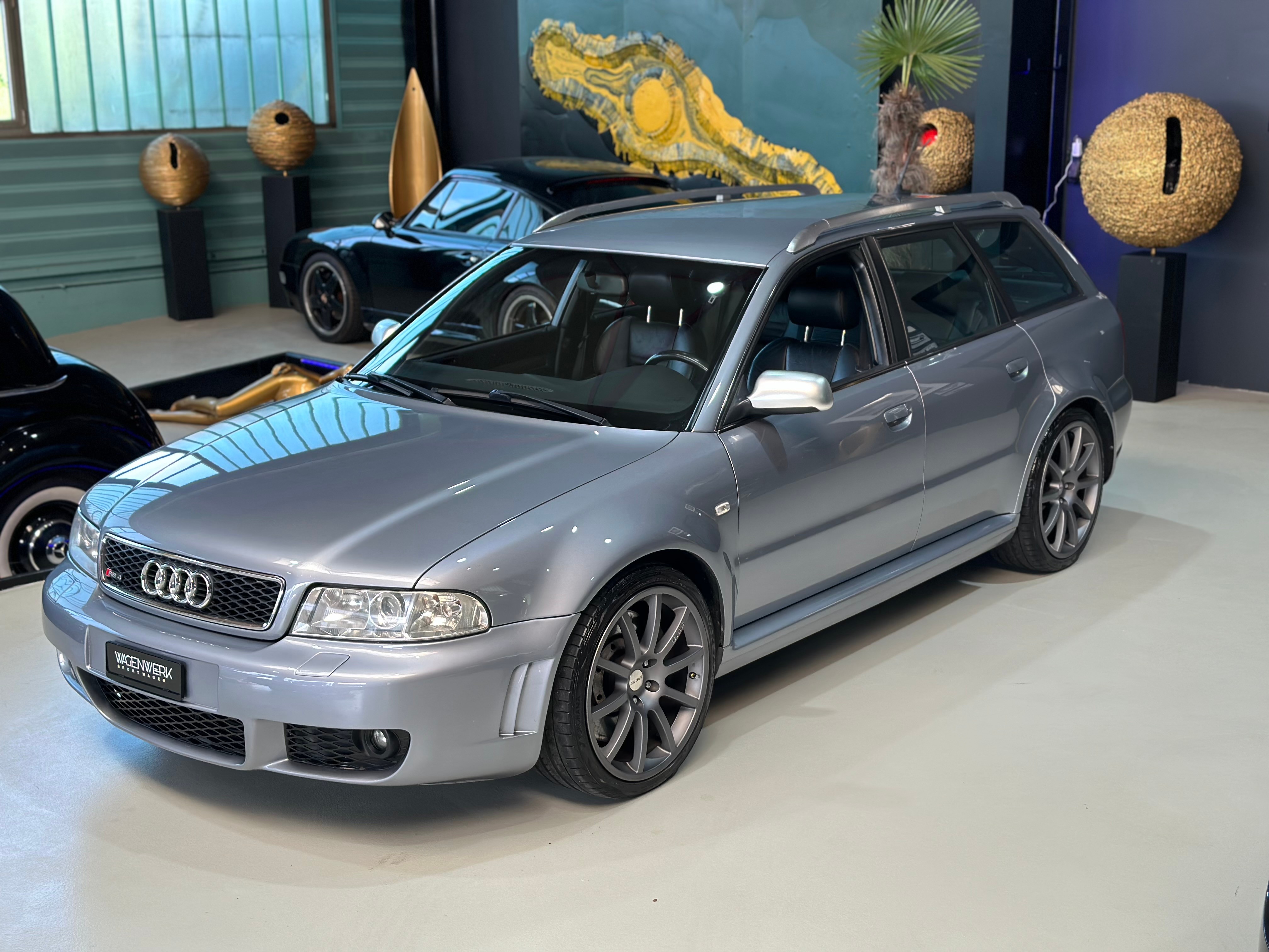 AUDI RS4 Avant quattro