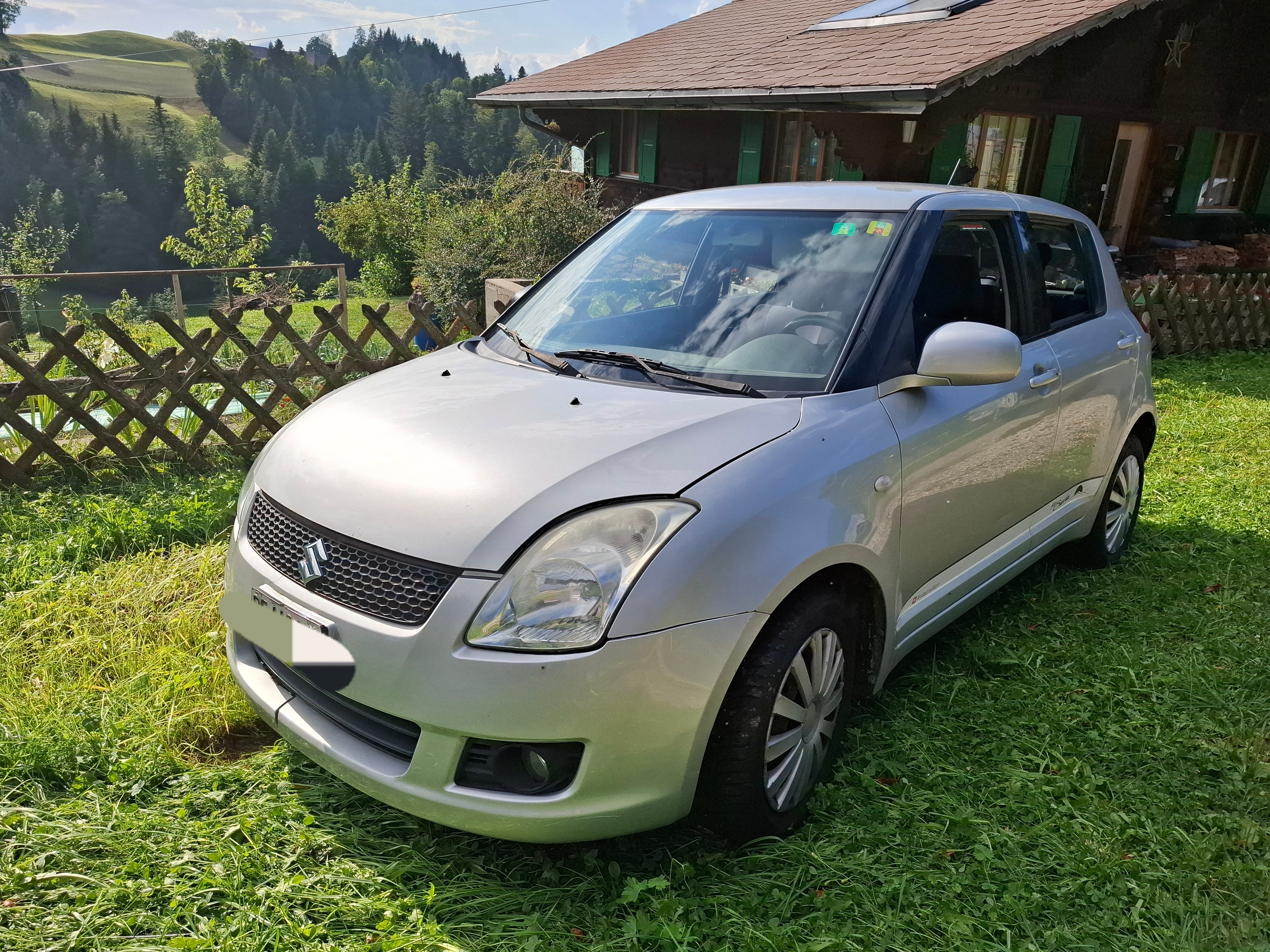 SUZUKI Swift 1.3i 16V GL 4x4