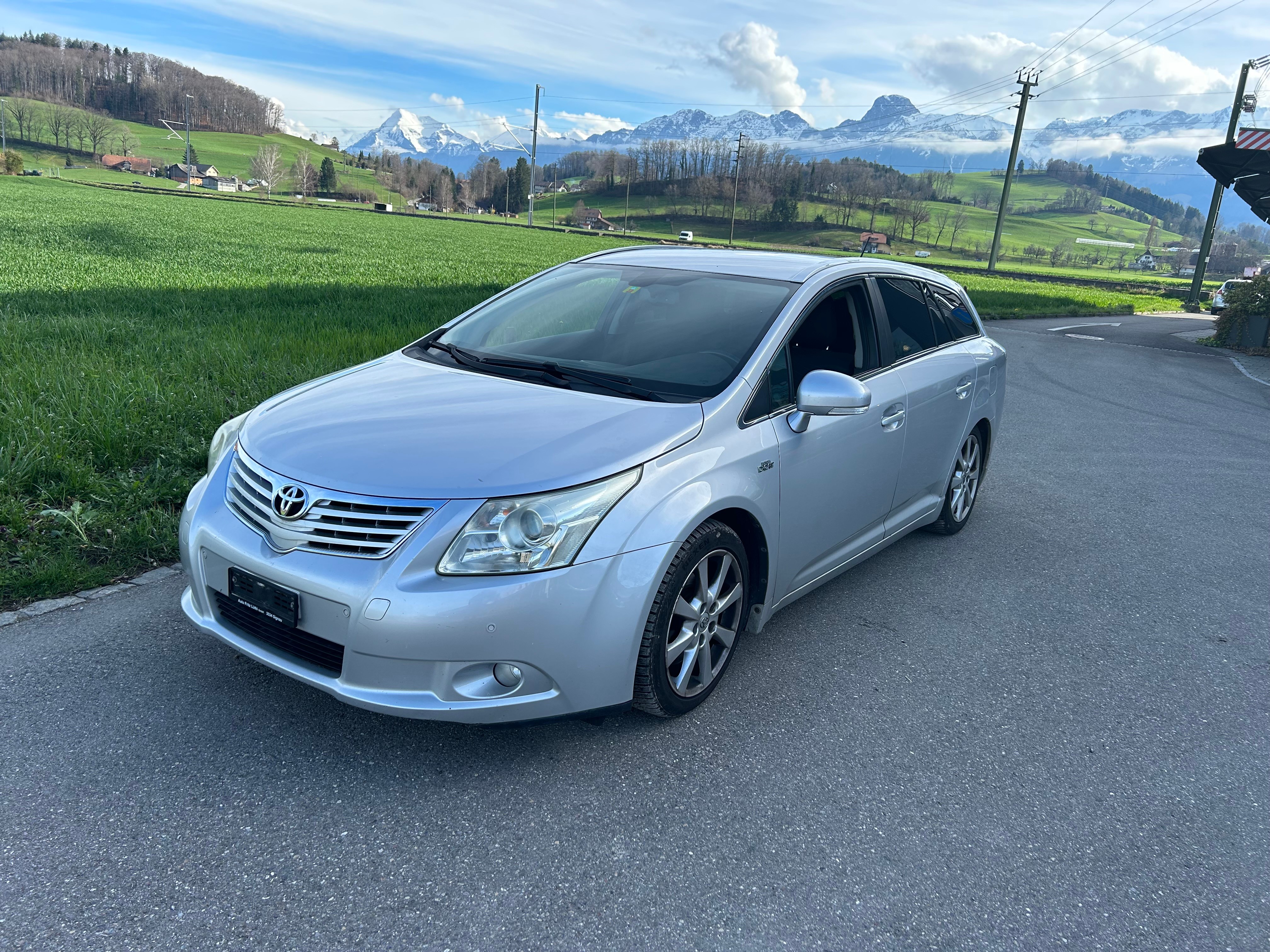 TOYOTA Avensis Sportswagon 2.2D-CAT Linea Luna A