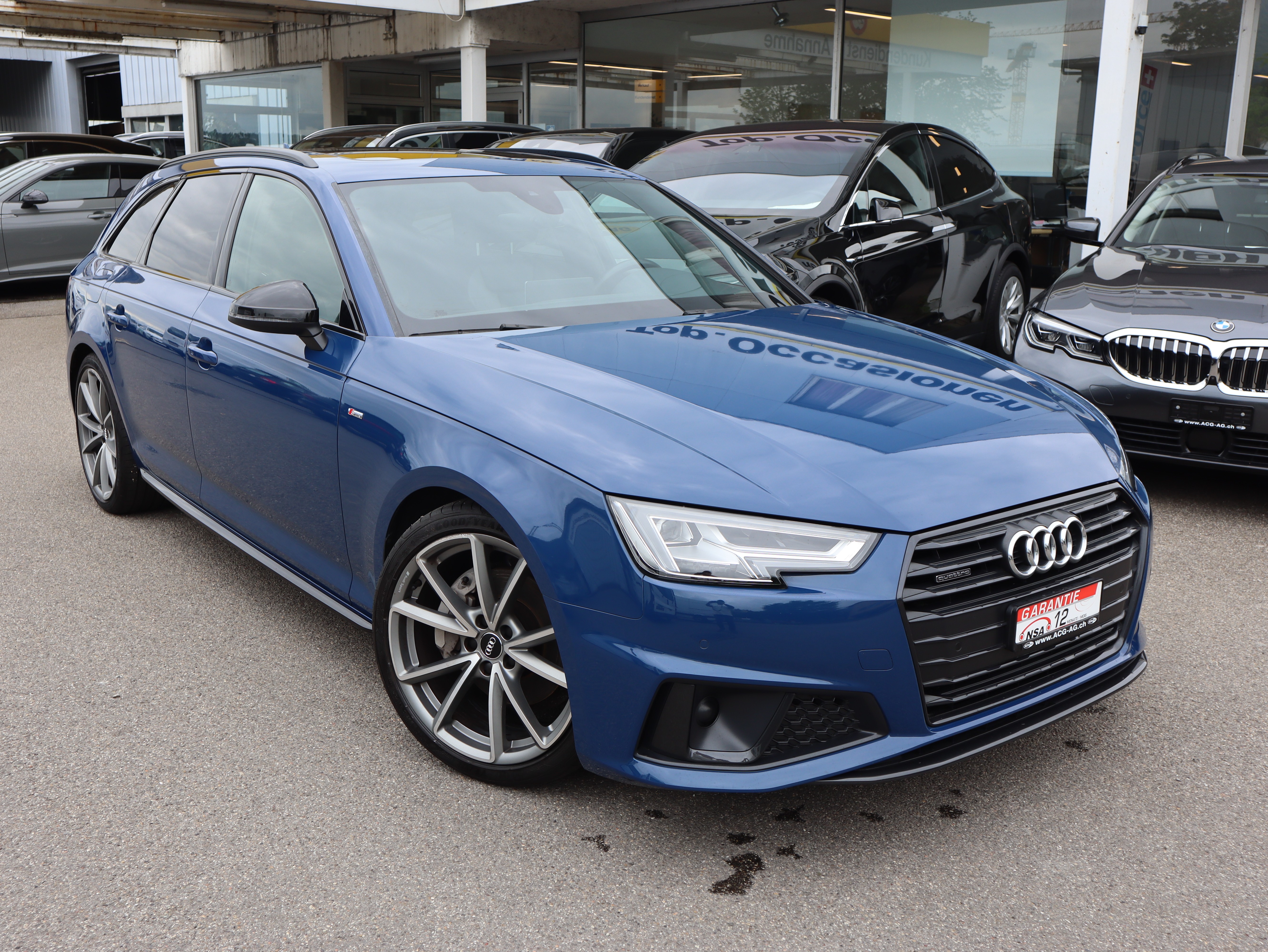 AUDI A4 Avant 40 TDI Sport quattro S-tronic ** S-LINE ** Voll-Leder Ausstattung ** Panorama Glasdach ** Navi mit RF-kamera **