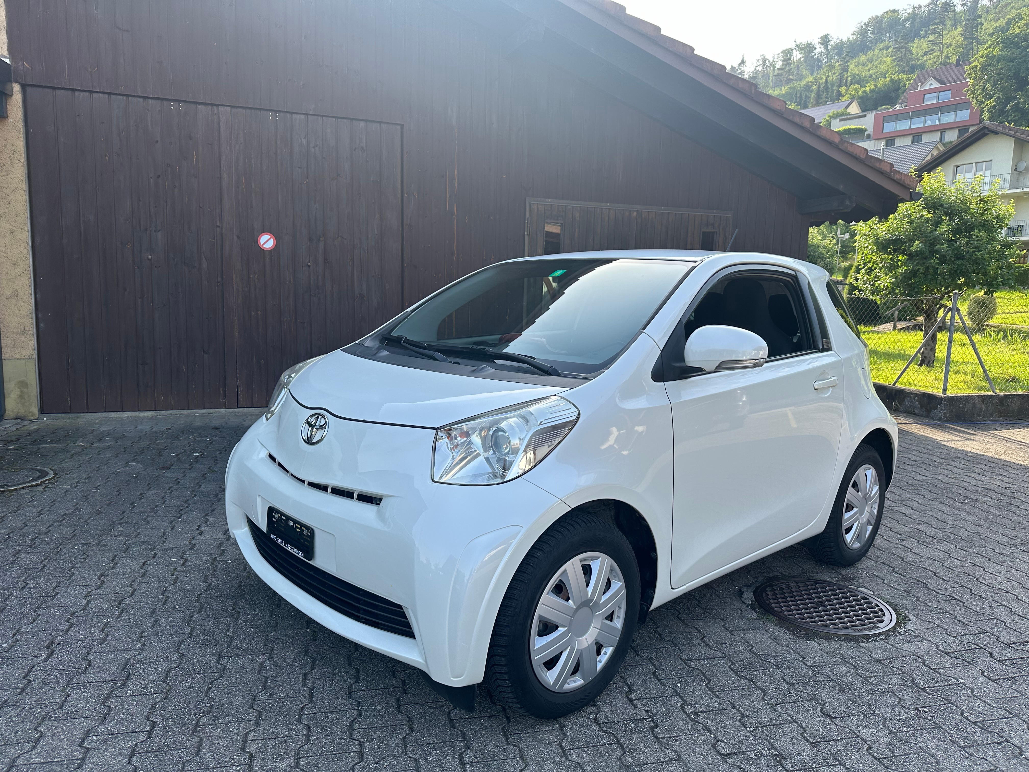 TOYOTA iQ 1.0 VVT-i Linea Sol