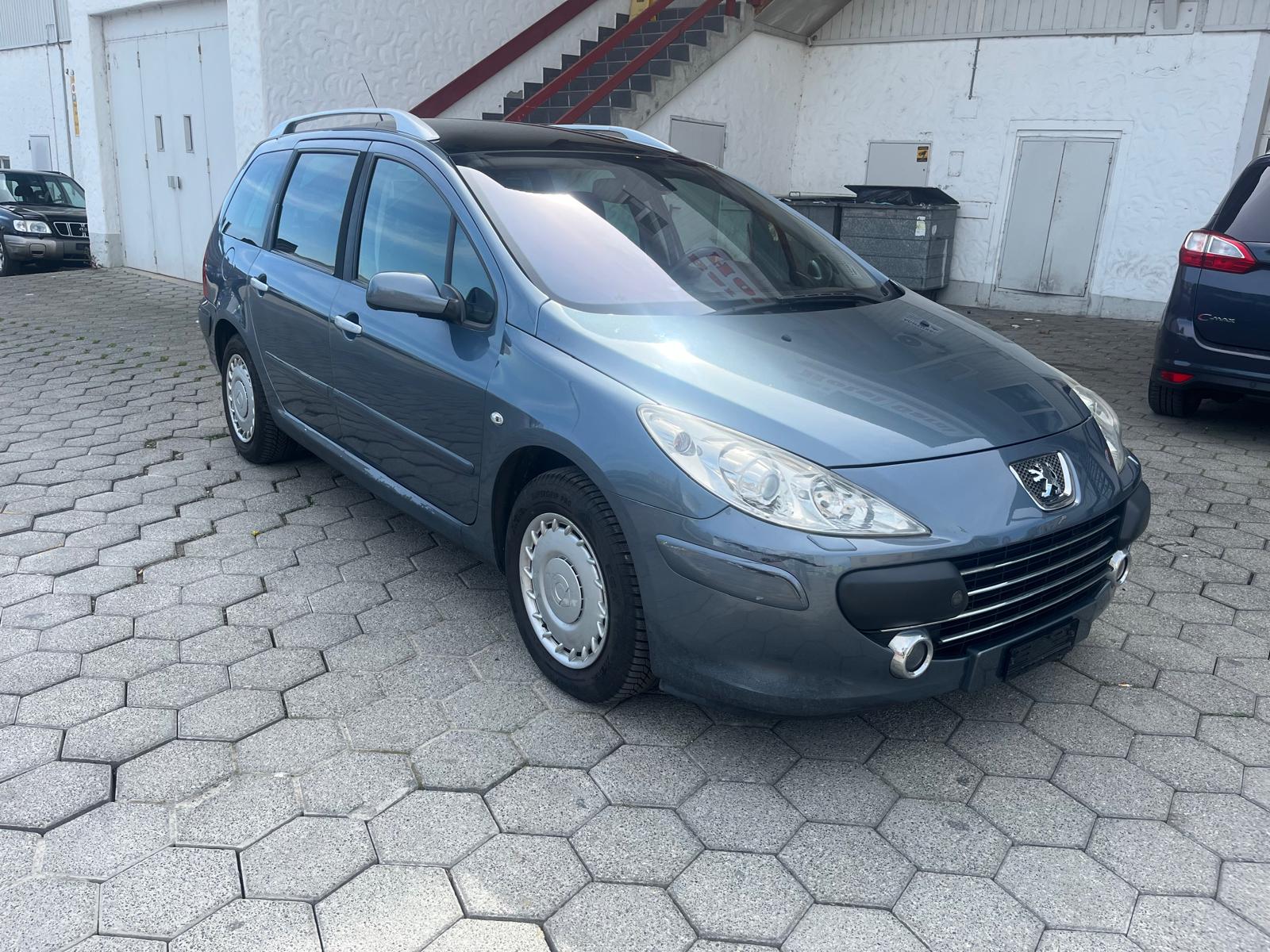 PEUGEOT 307 SW 2.0 16V Platinum Edition