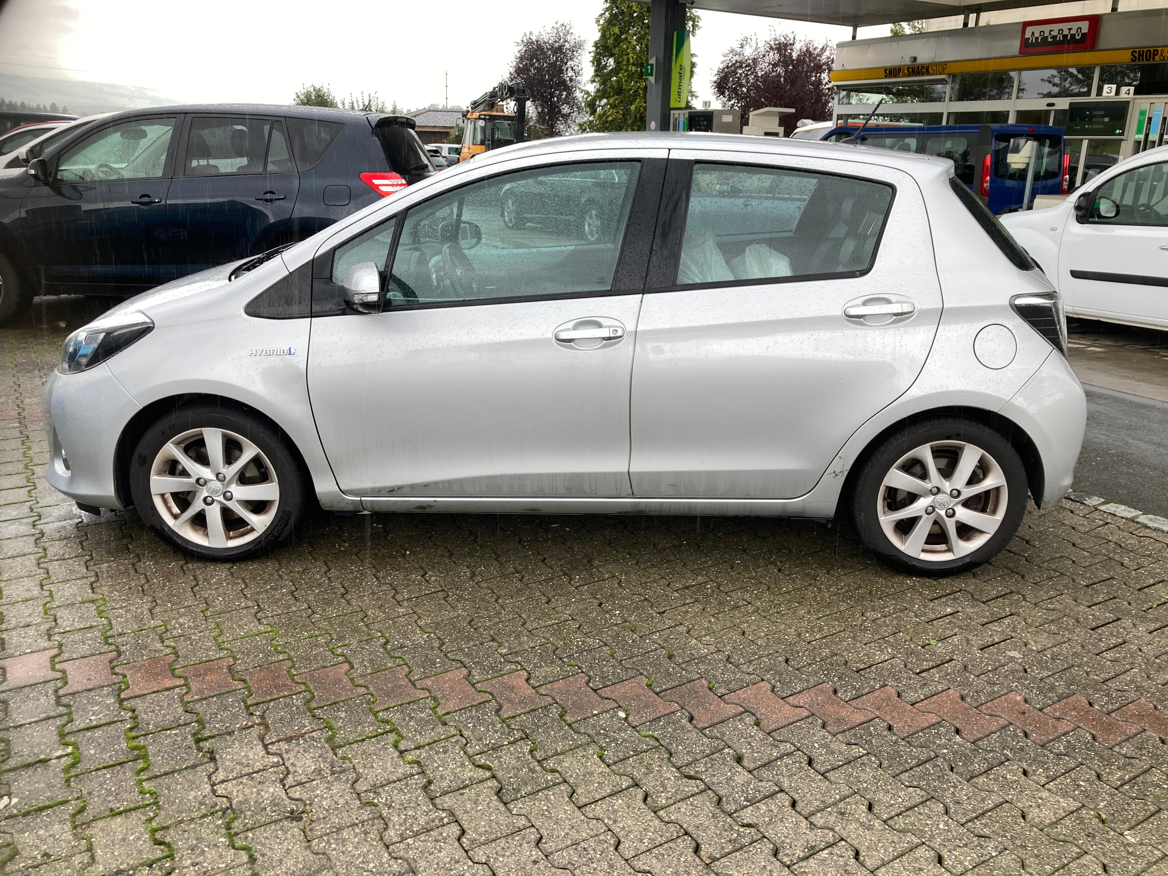 TOYOTA Yaris 1.5 VVT-i Hybrid Sol CVT