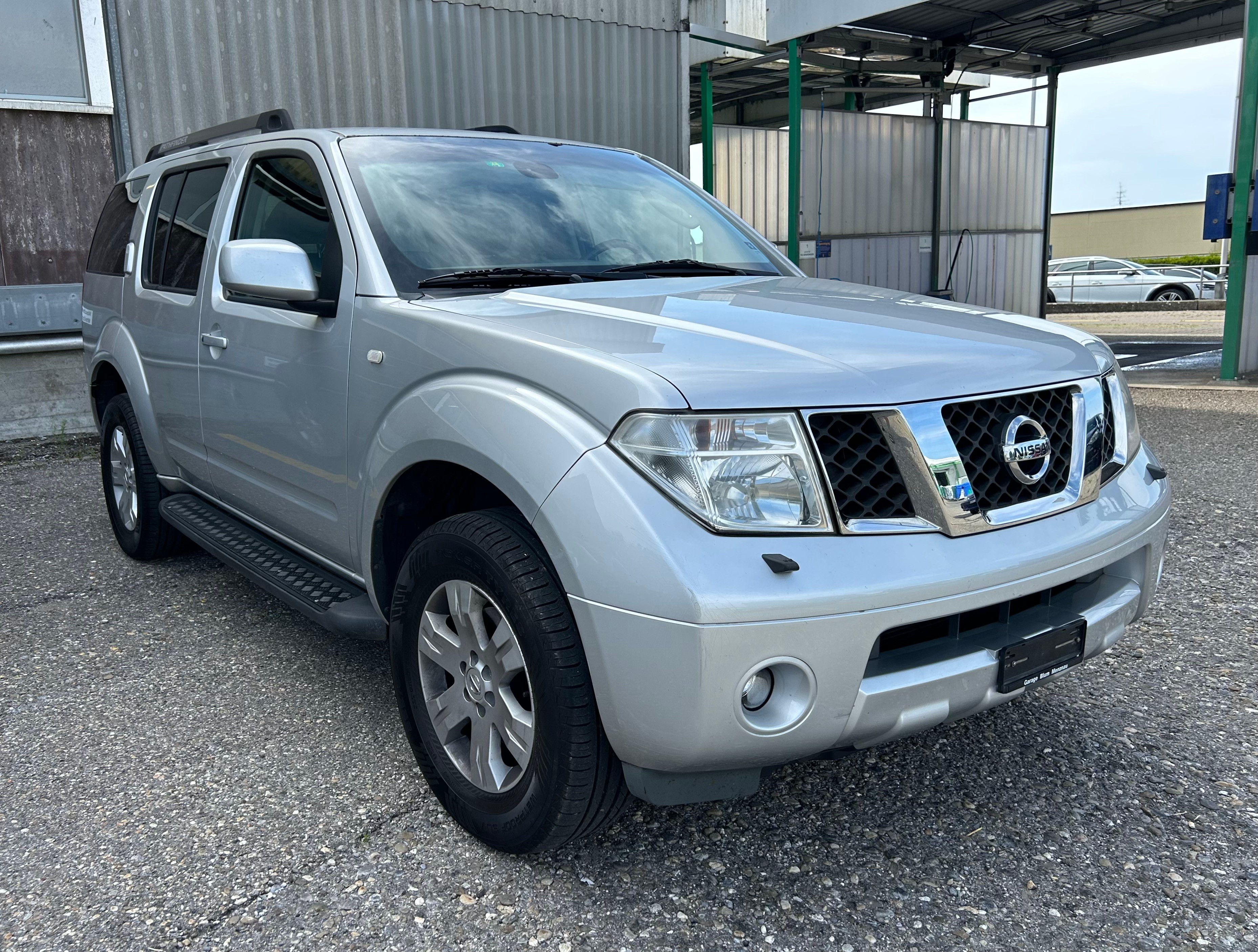 NISSAN Pathfinder 2.5 dCi LE