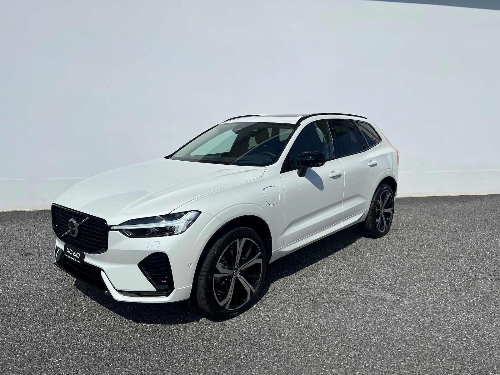 VOLVO XC60 2.0 T8 TE Ultra Dark eAWD