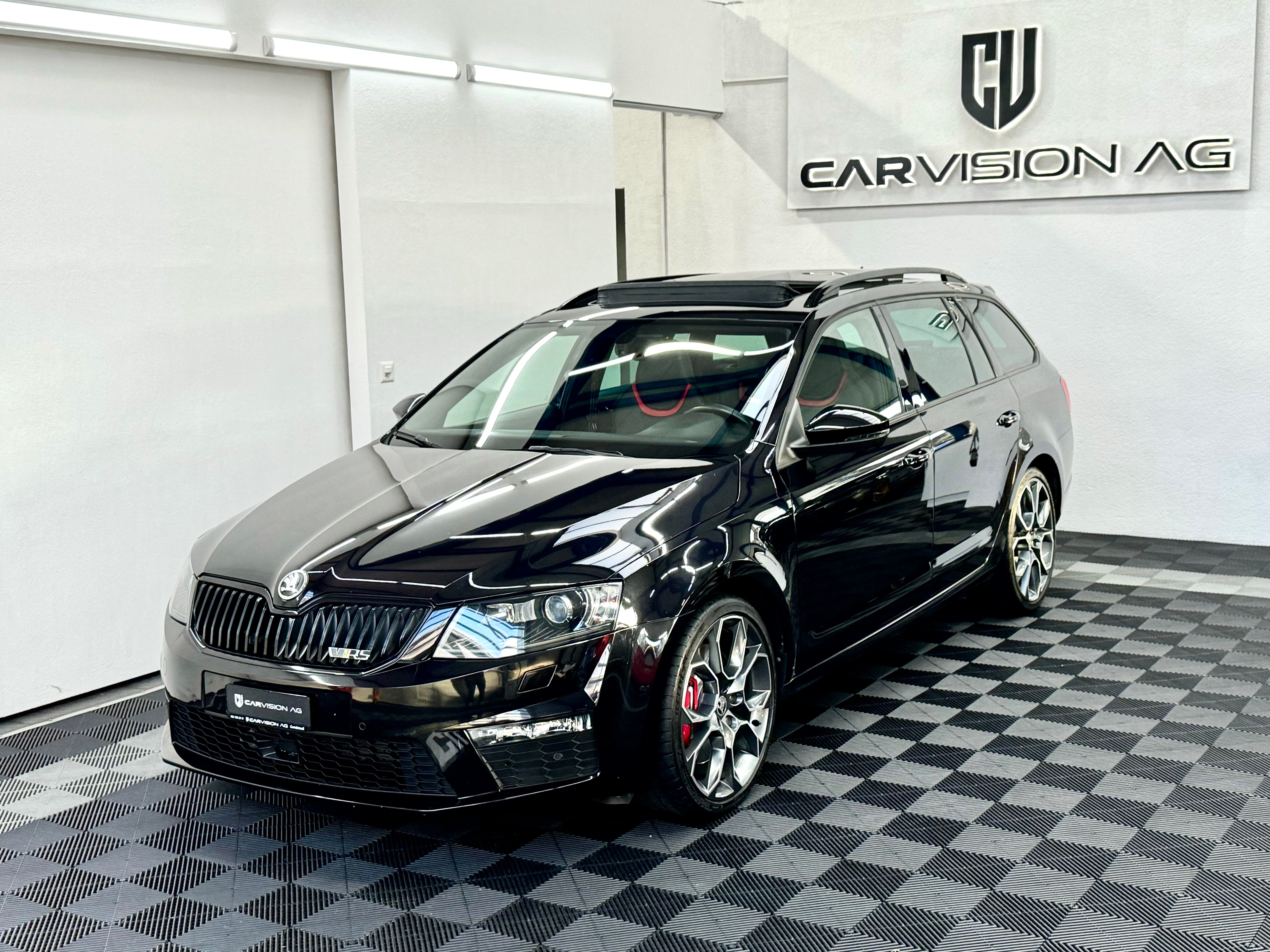 SKODA Octavia Combi 2.0 TSI RS DSG