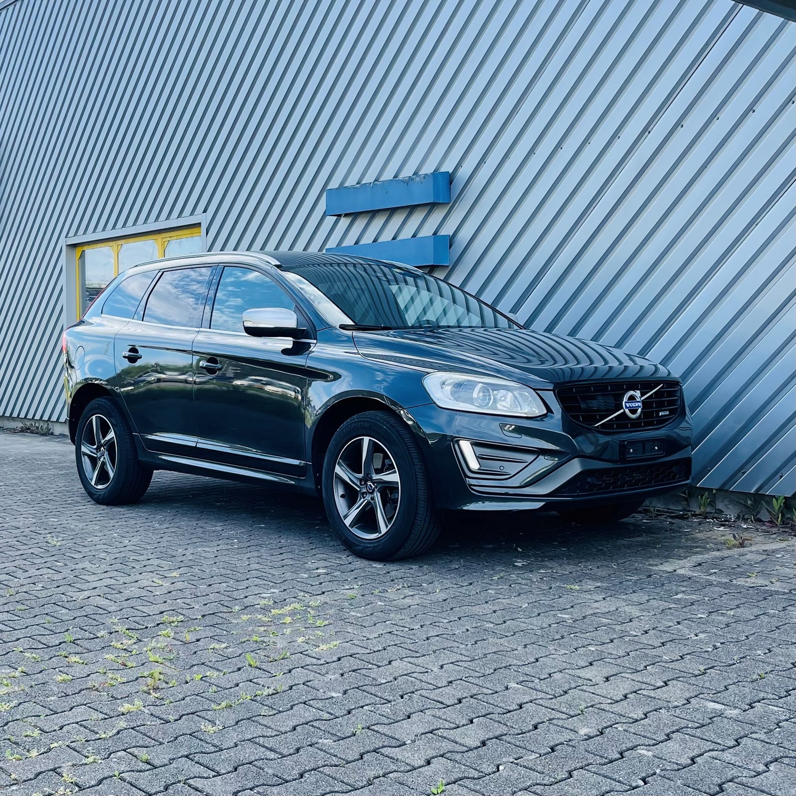 VOLVO XC60 D4 AWD Summum R-Design Geartronic