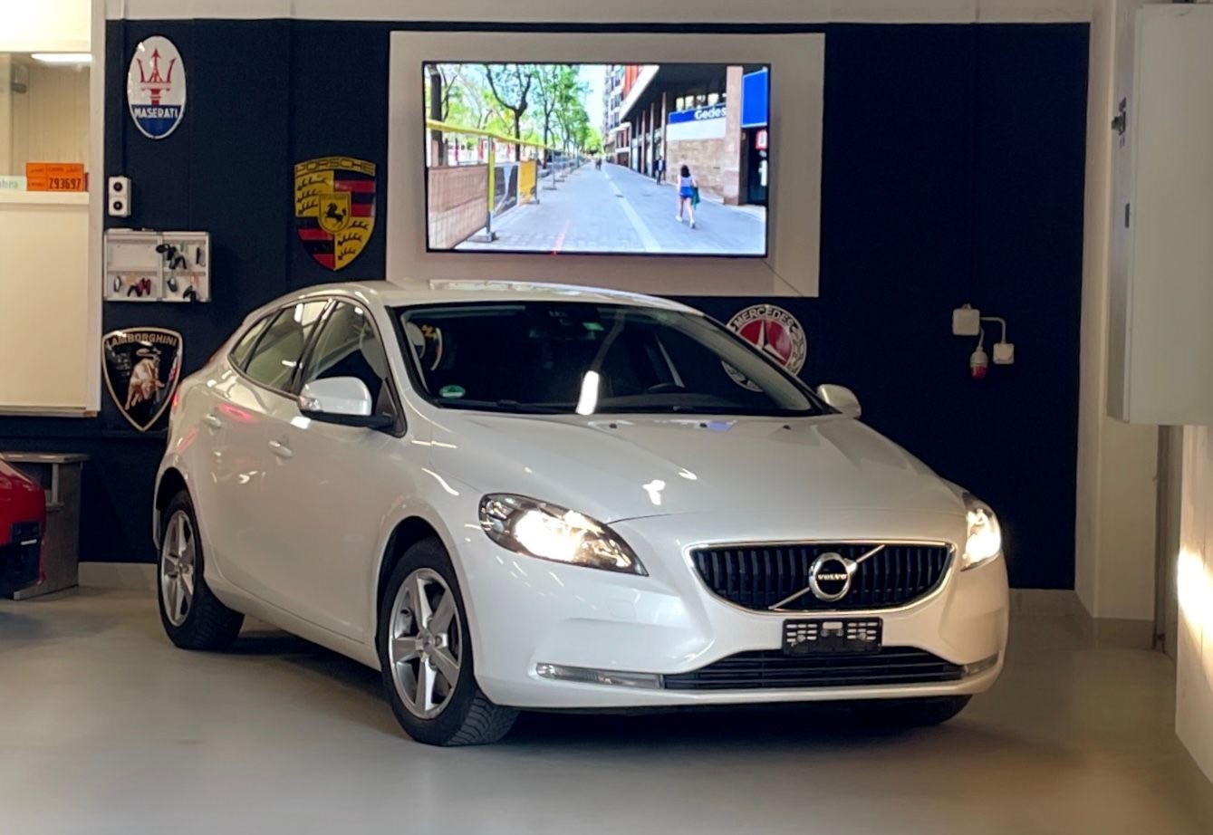 VOLVO V40 D3 Momentum Geartronic