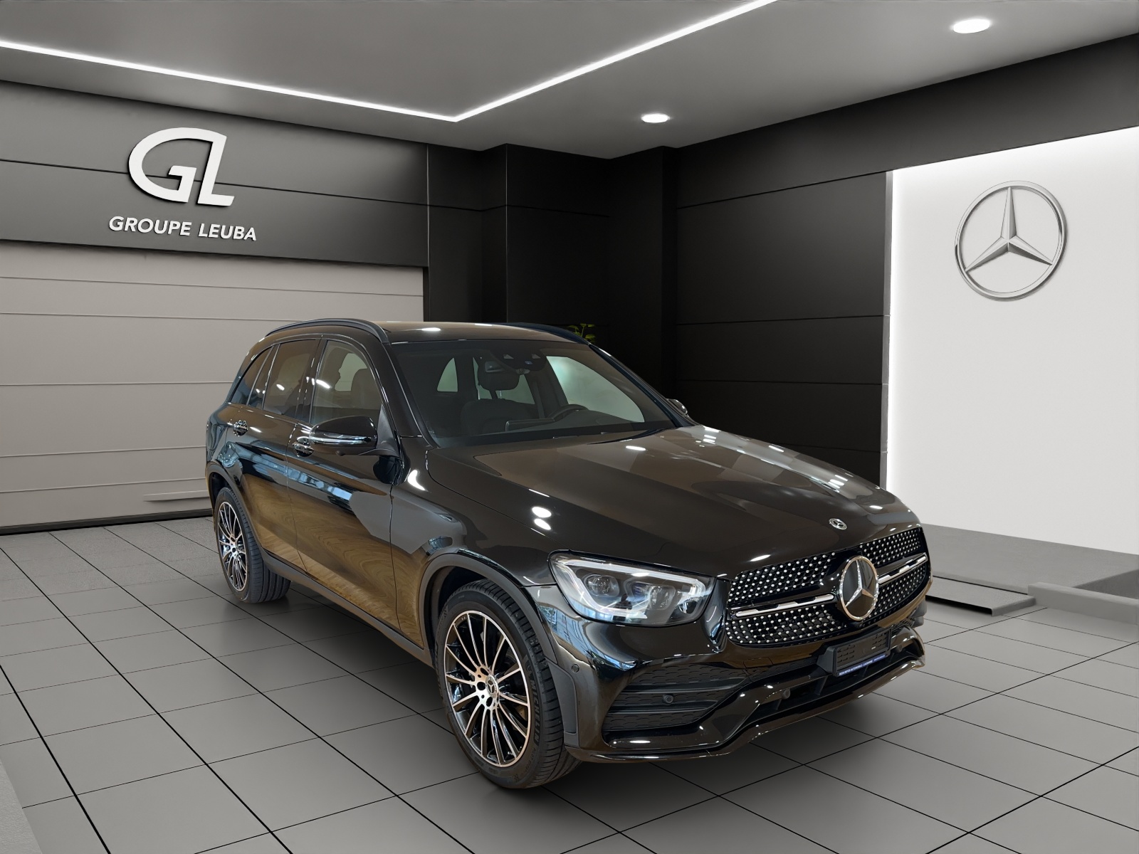 MERCEDES-BENZ GLC 300 AMG Line 4Matic 9G-Tronic