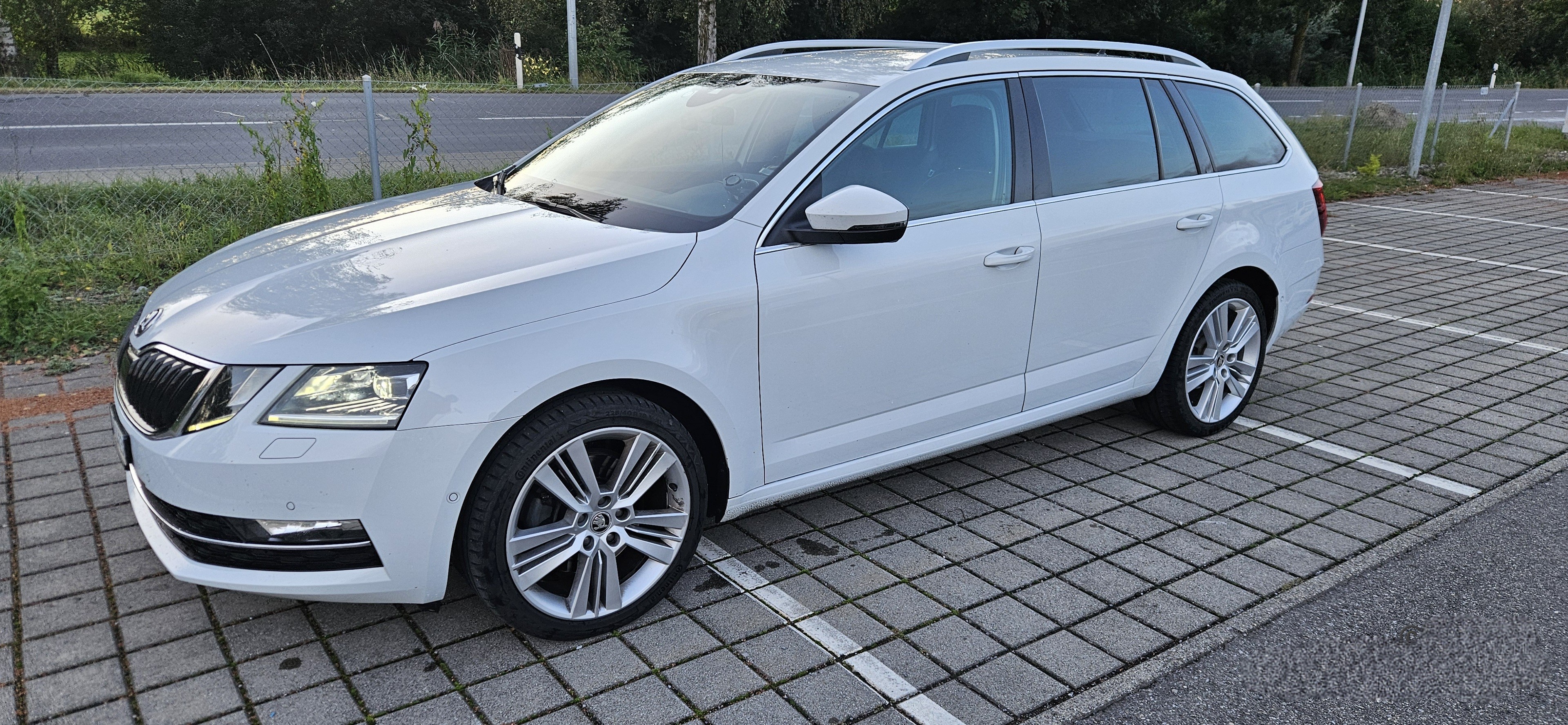 SKODA Octavia Combi 2.0 TDI Style 4x4 DSG