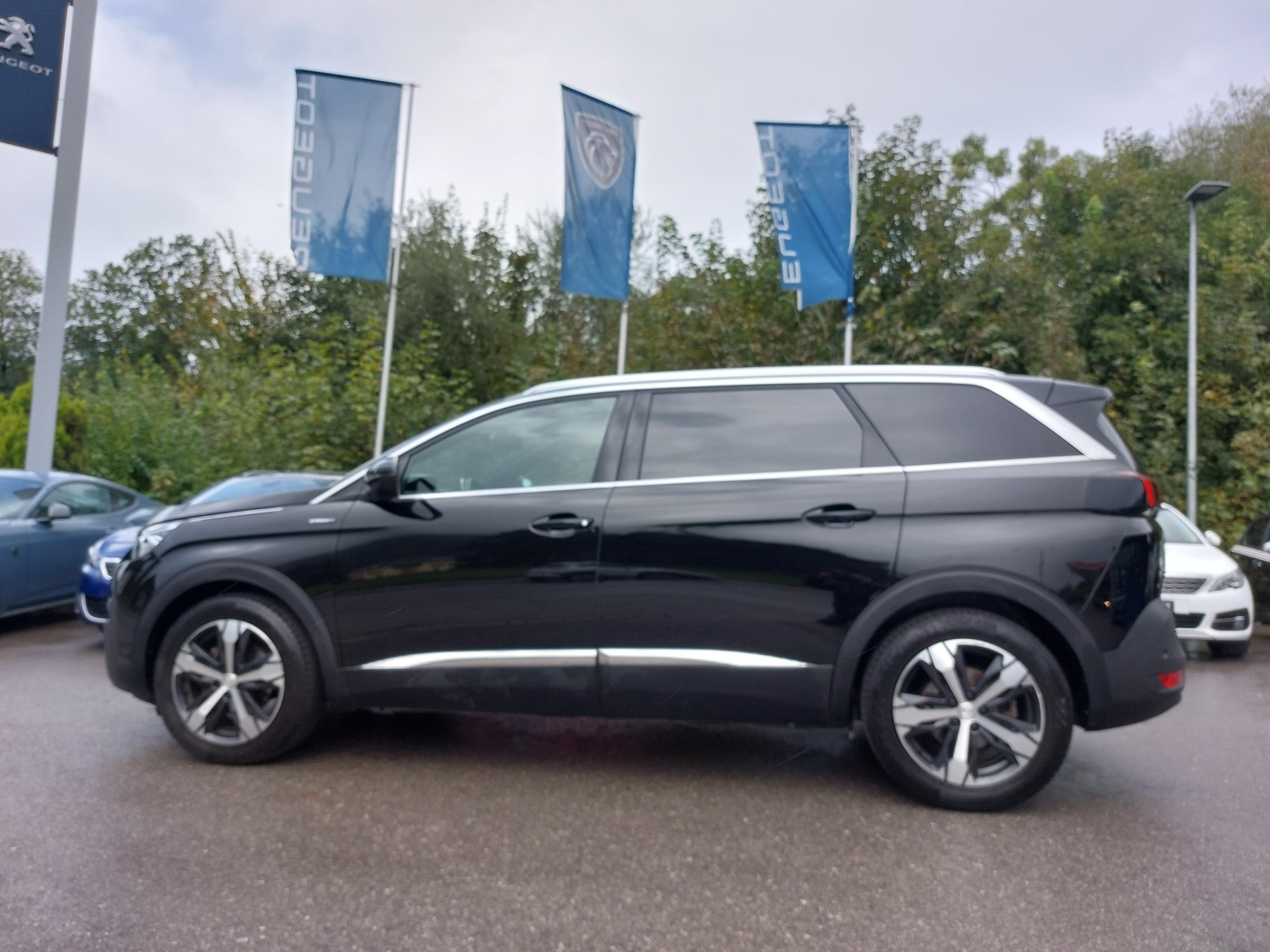 PEUGEOT 5008 1.2 Pure Tech GT Line