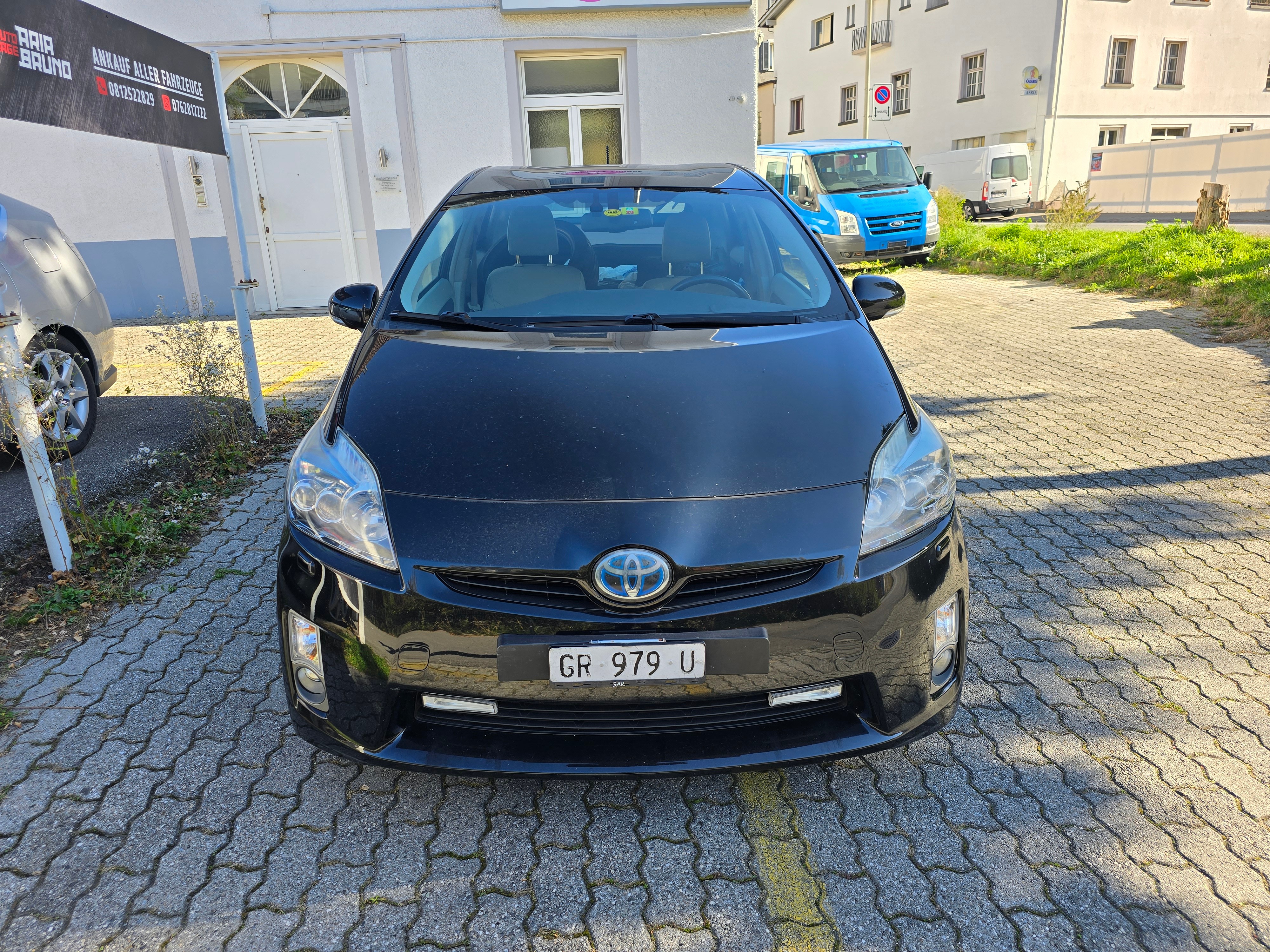 TOYOTA Prius 1.8 16V HSD Sol