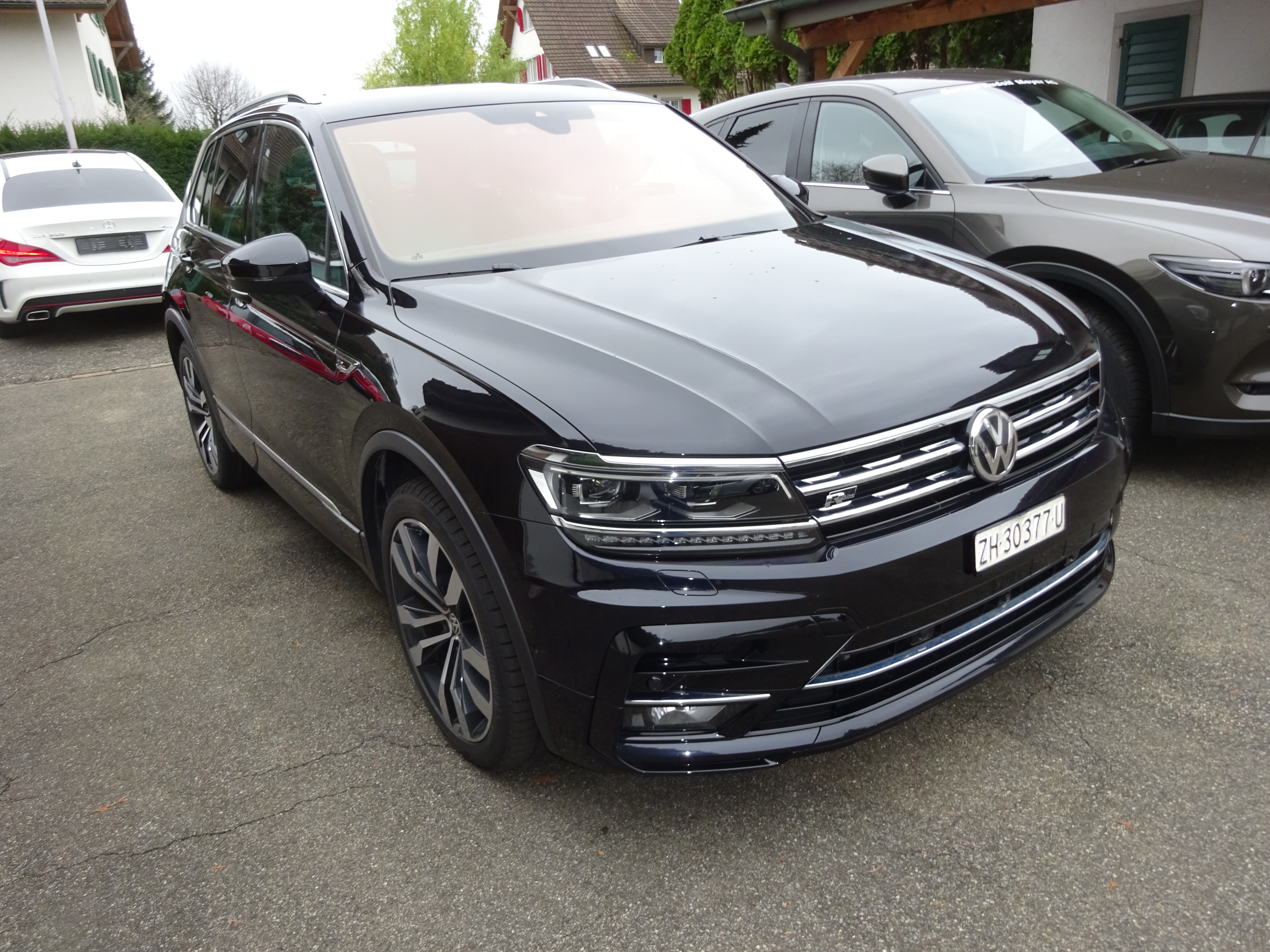 VW Tiguan 2.0 TSI 4 M R-Line Automat