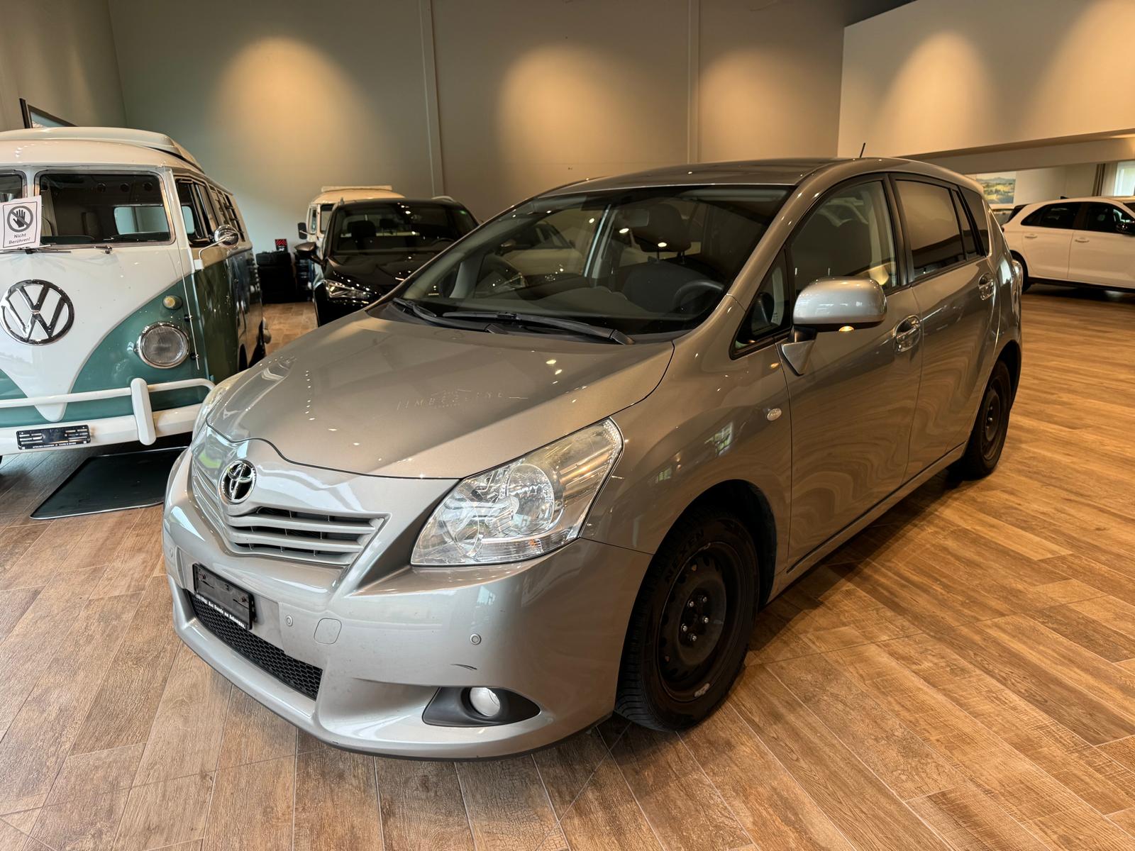 TOYOTA Verso 1.8 Linea Luna