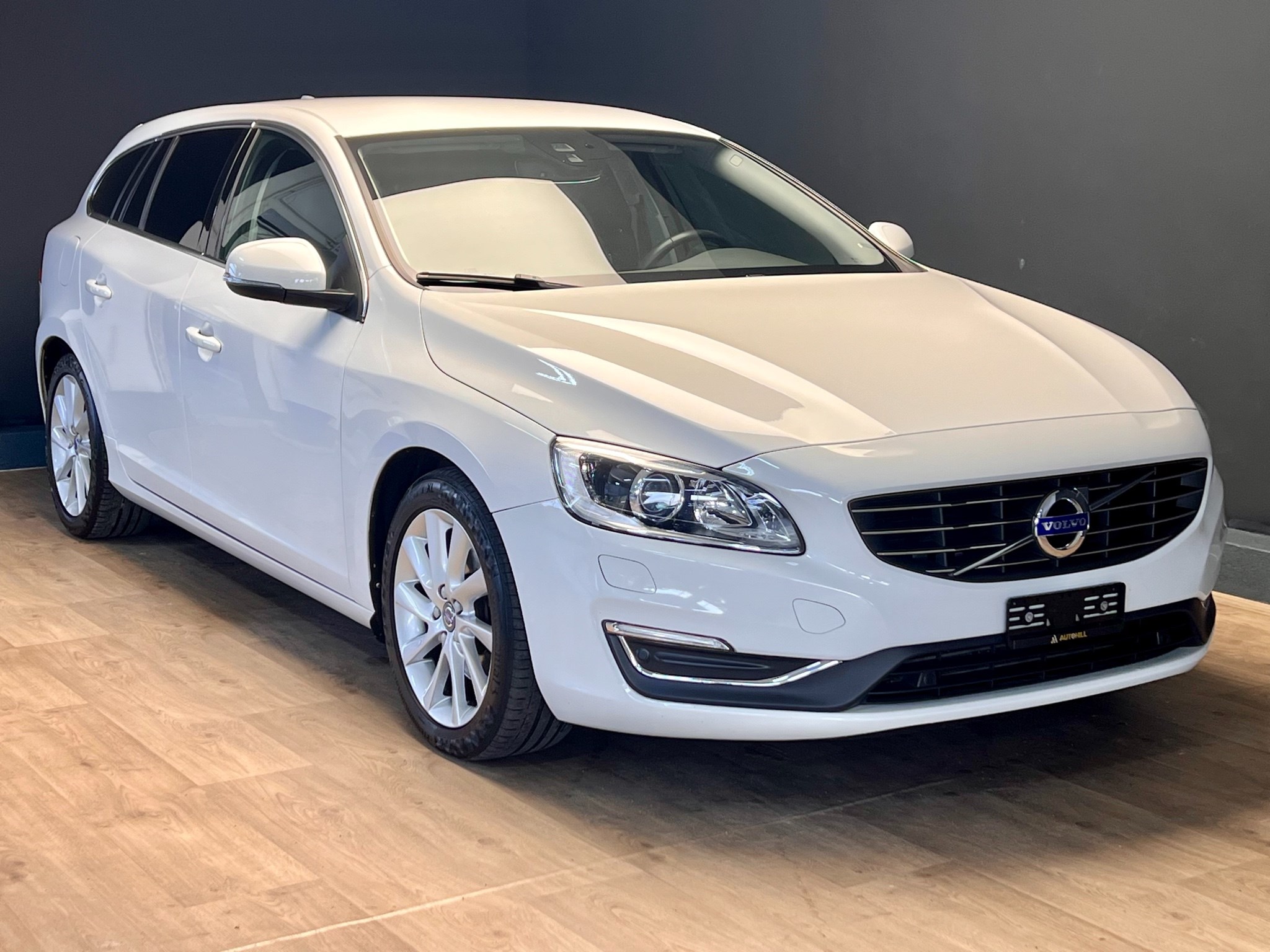 VOLVO V60 D4 Summum Geartronic