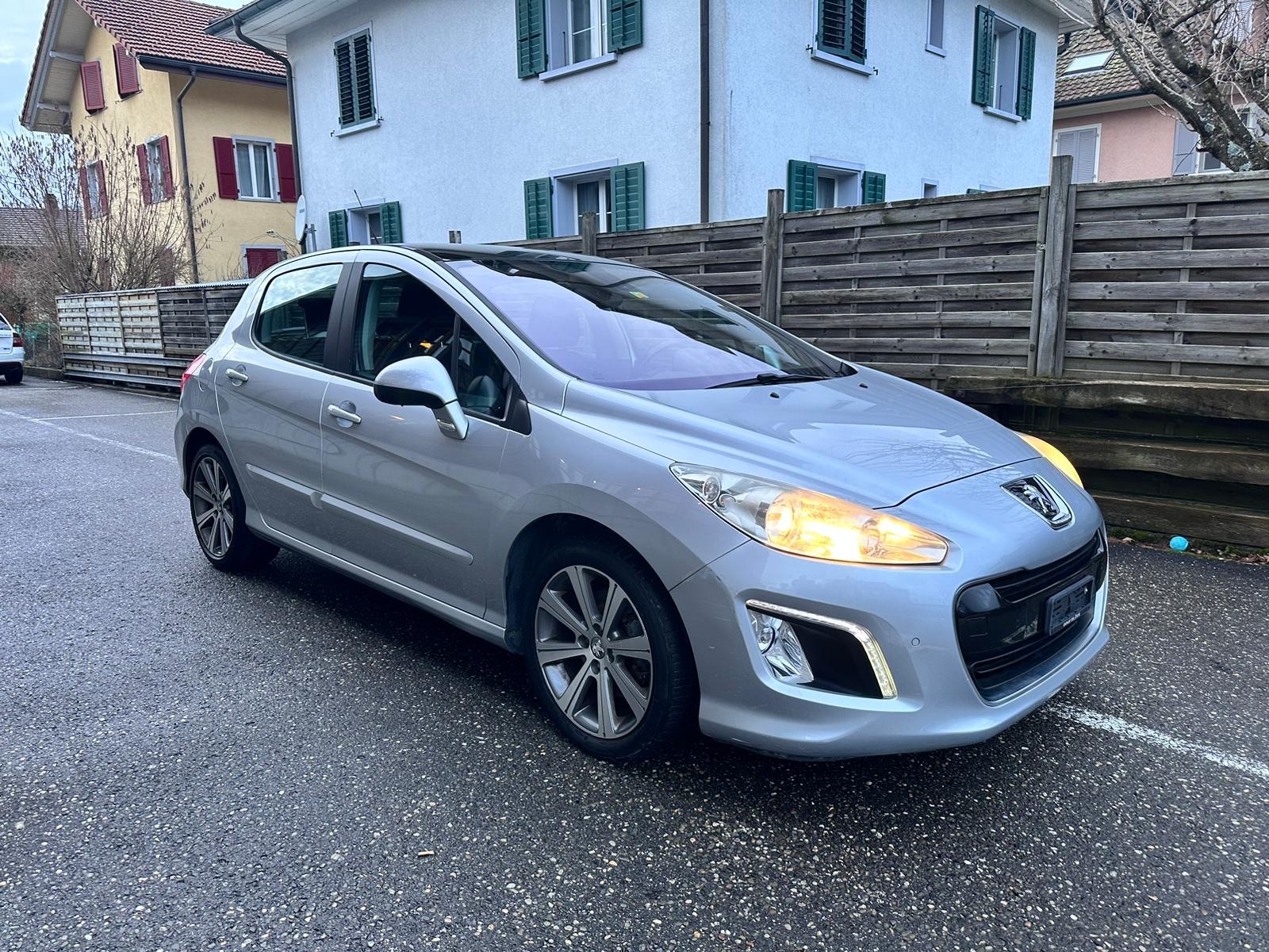 PEUGEOT 308 1.6 16V Turbo Allure