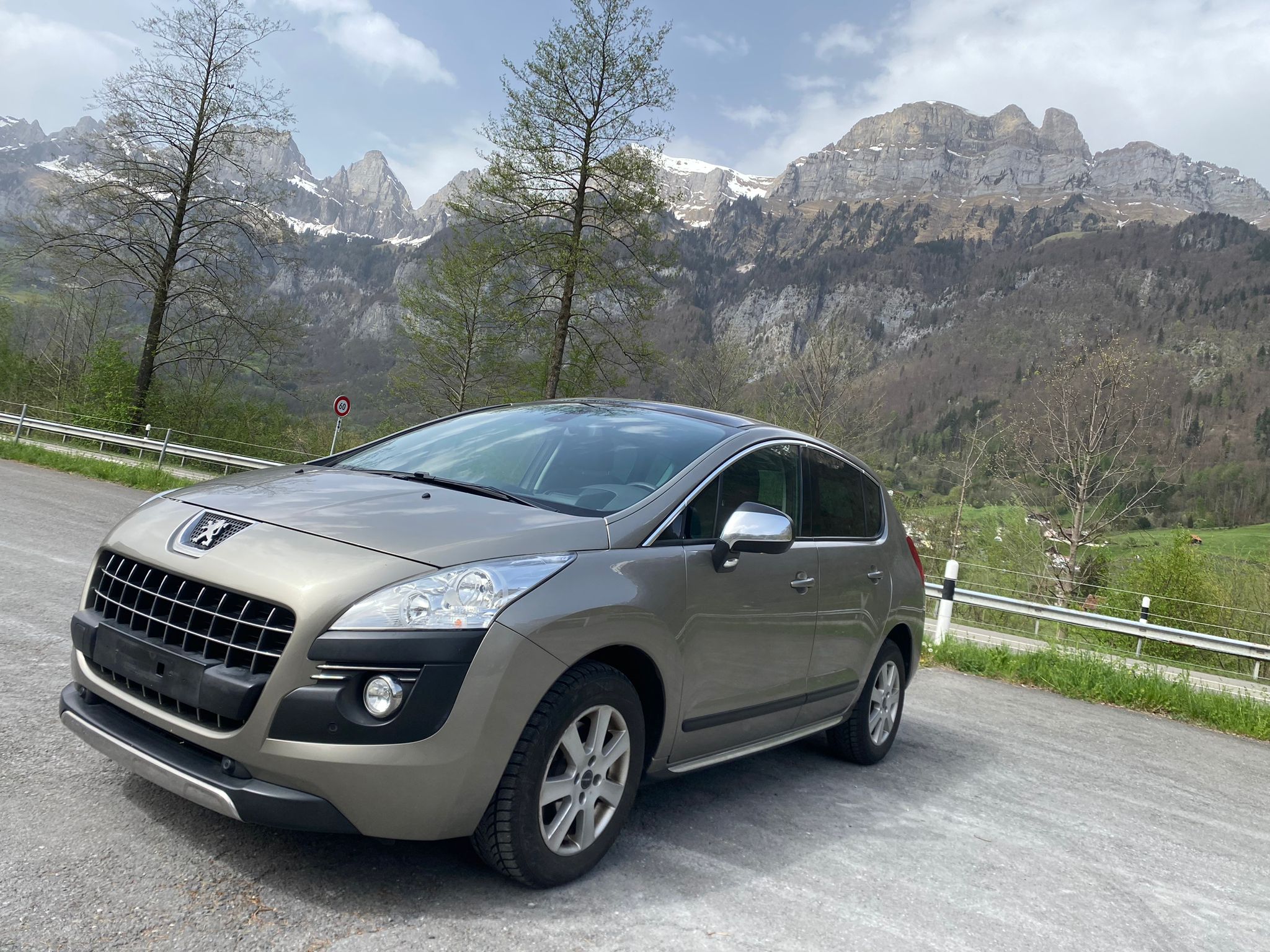 PEUGEOT 3008 1.6 16V T Active