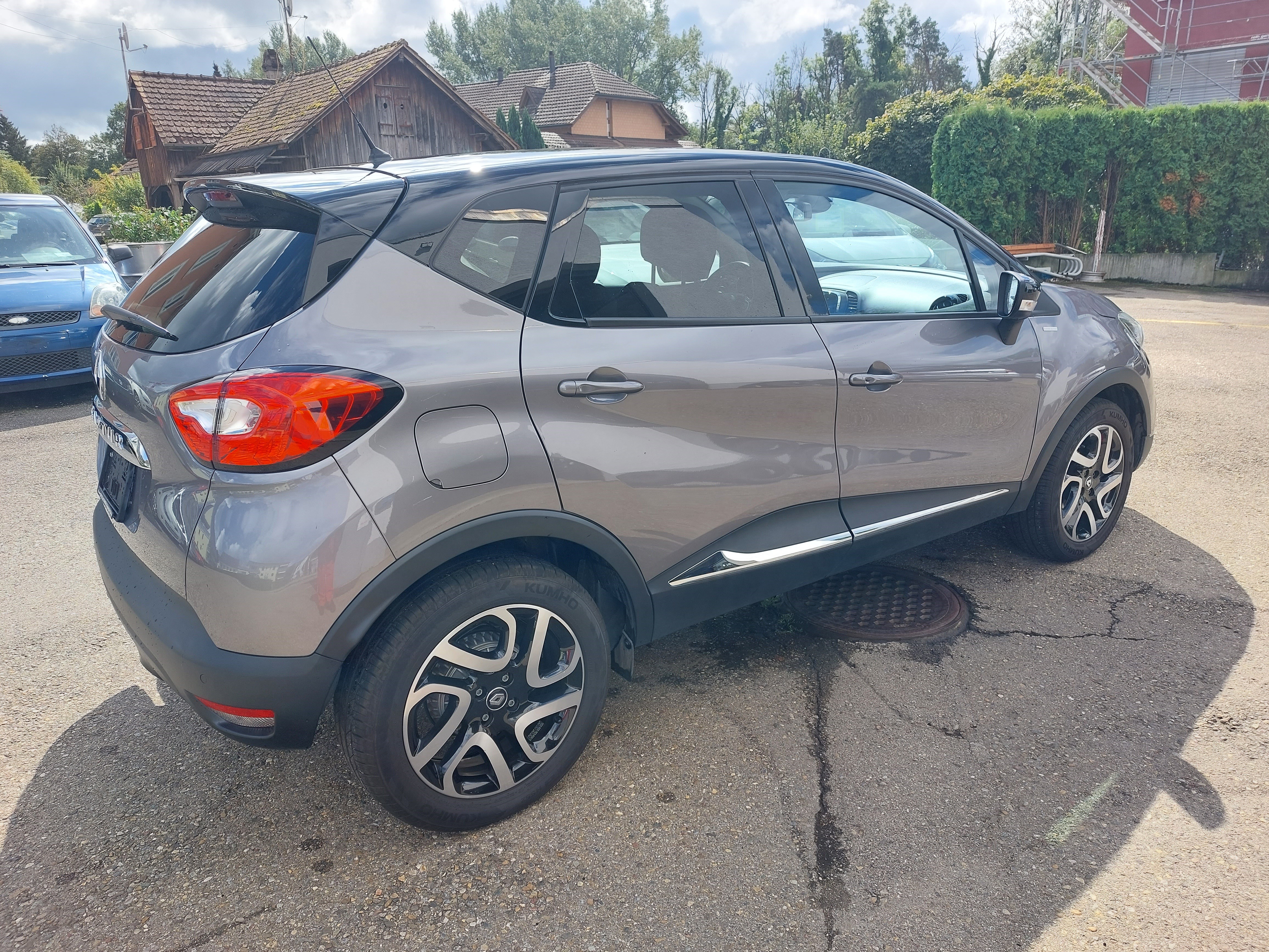 RENAULT Captur 1.2 T 16V Swiss Edition EDC