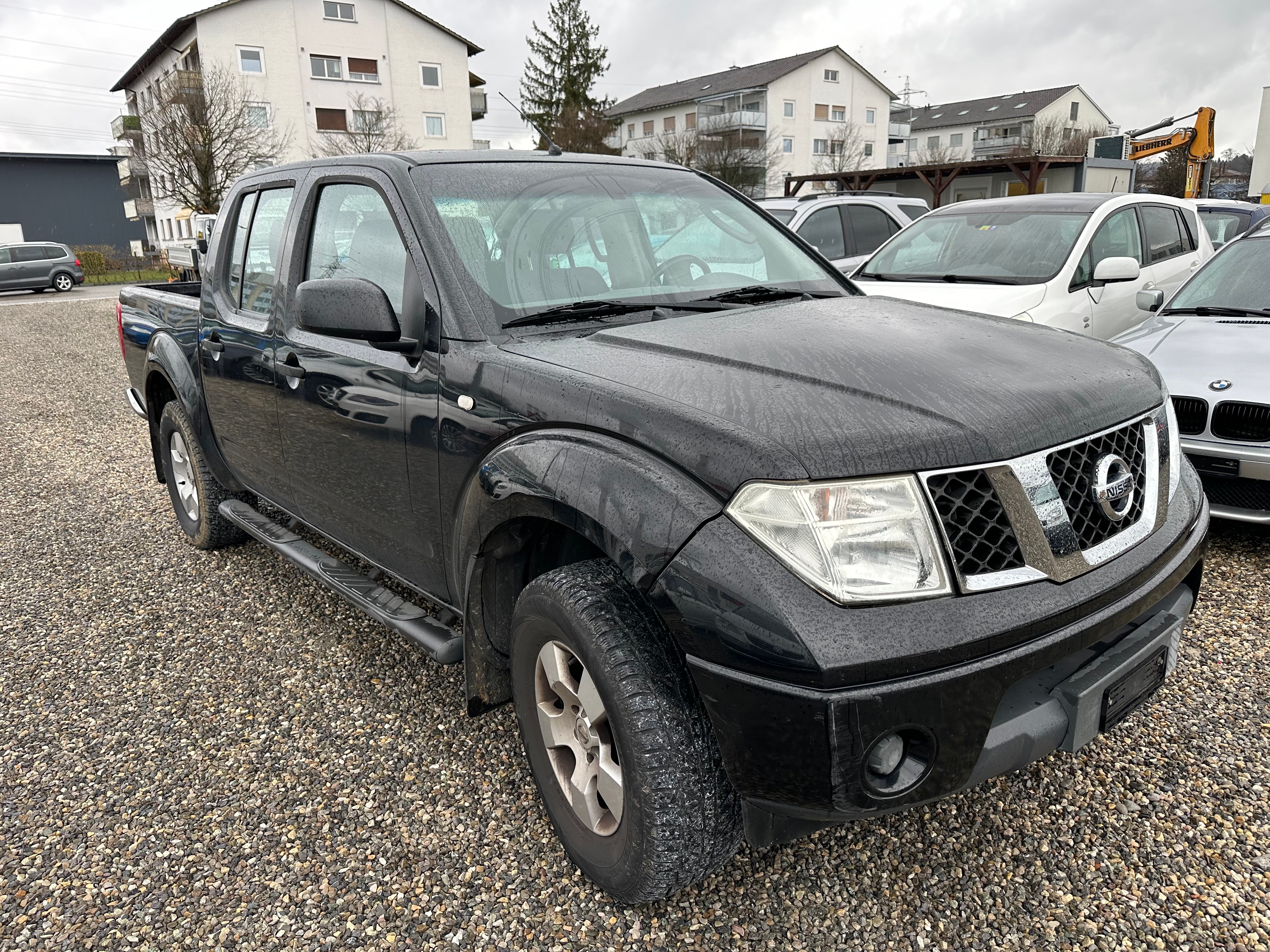 NISSAN Navara Double Cab SE 2.5 TDI 4WD