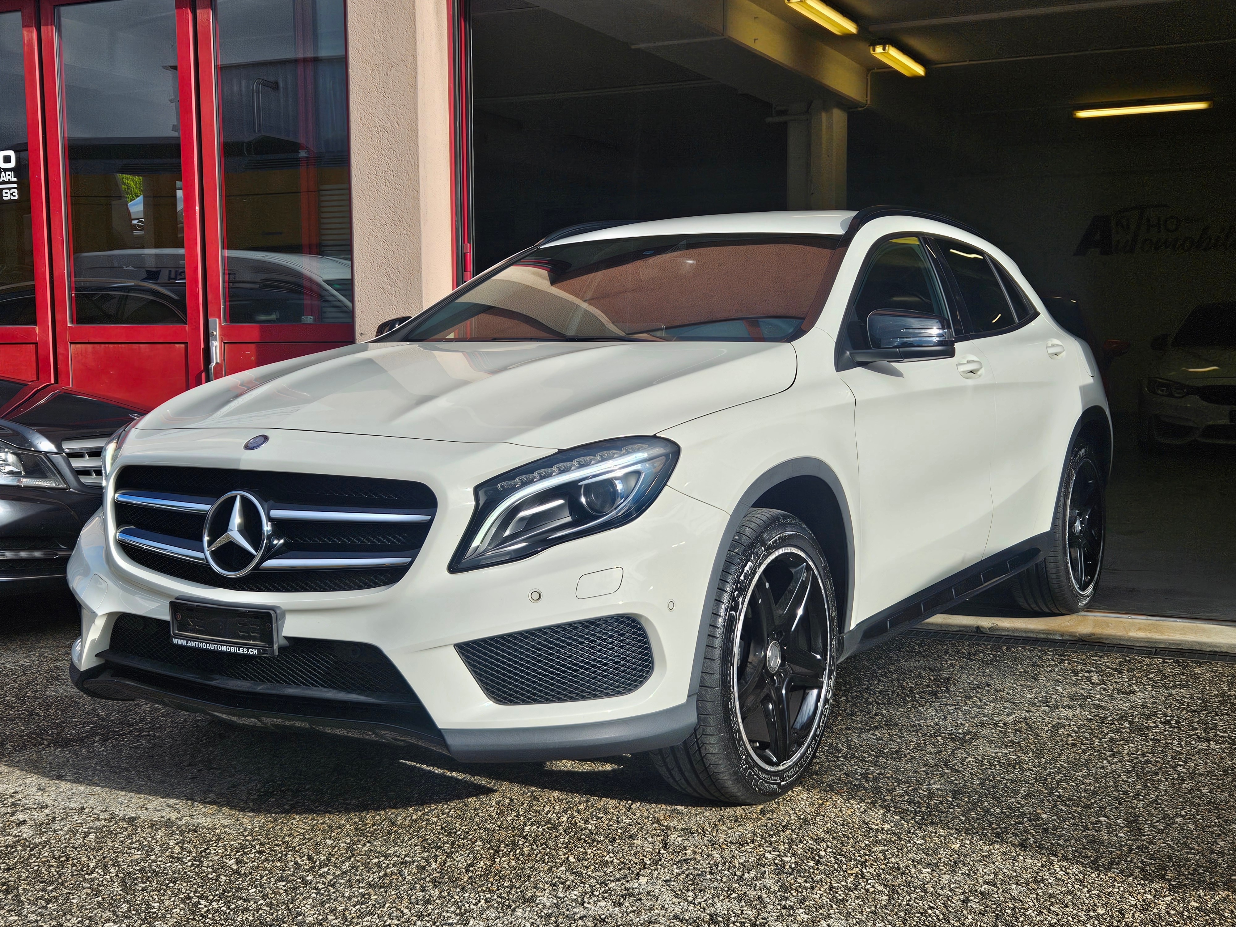 MERCEDES-BENZ GLA 200 AMG Line 7G-DCT