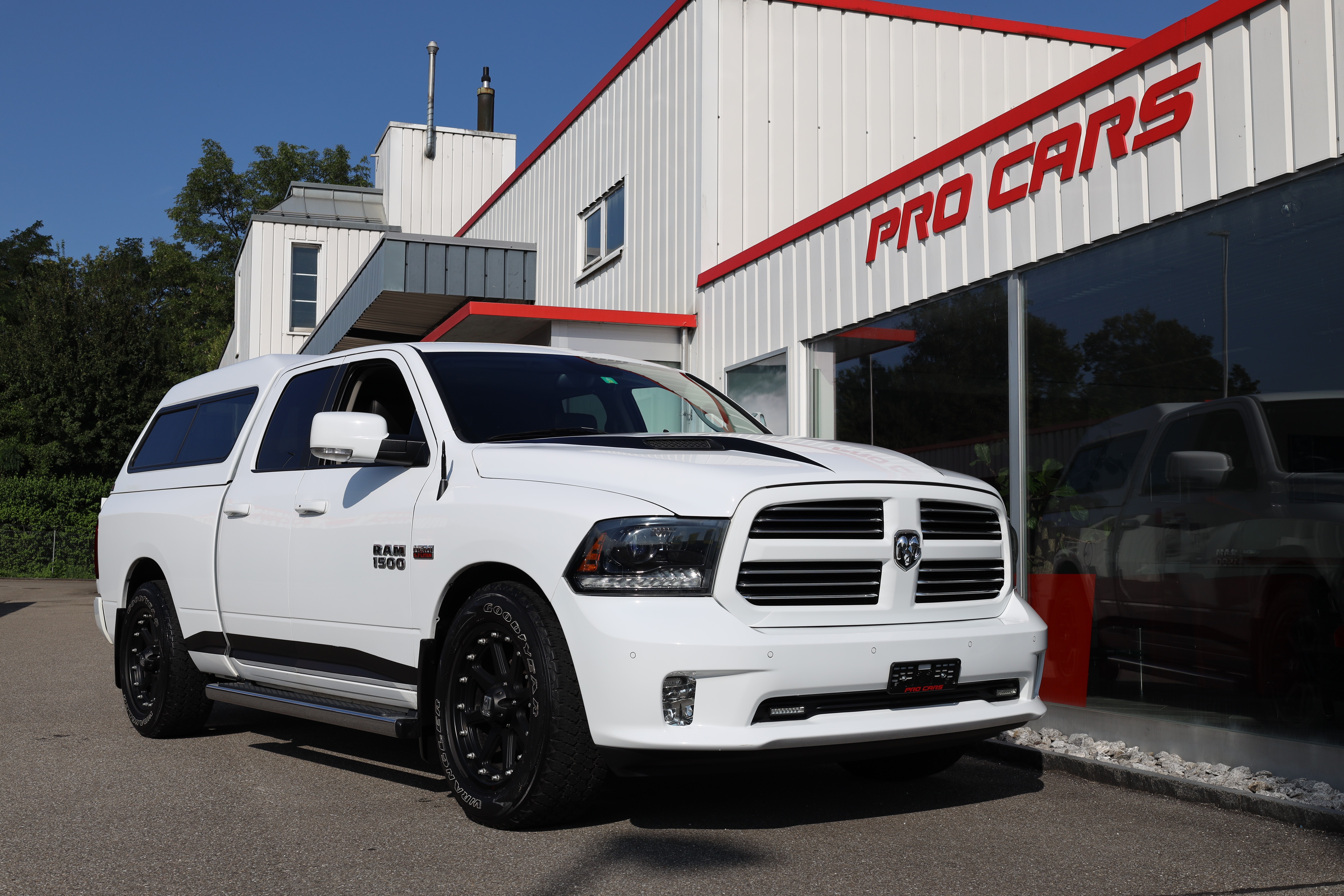 DODGE Ram 1500 Sport 5.7L V8 HEMI