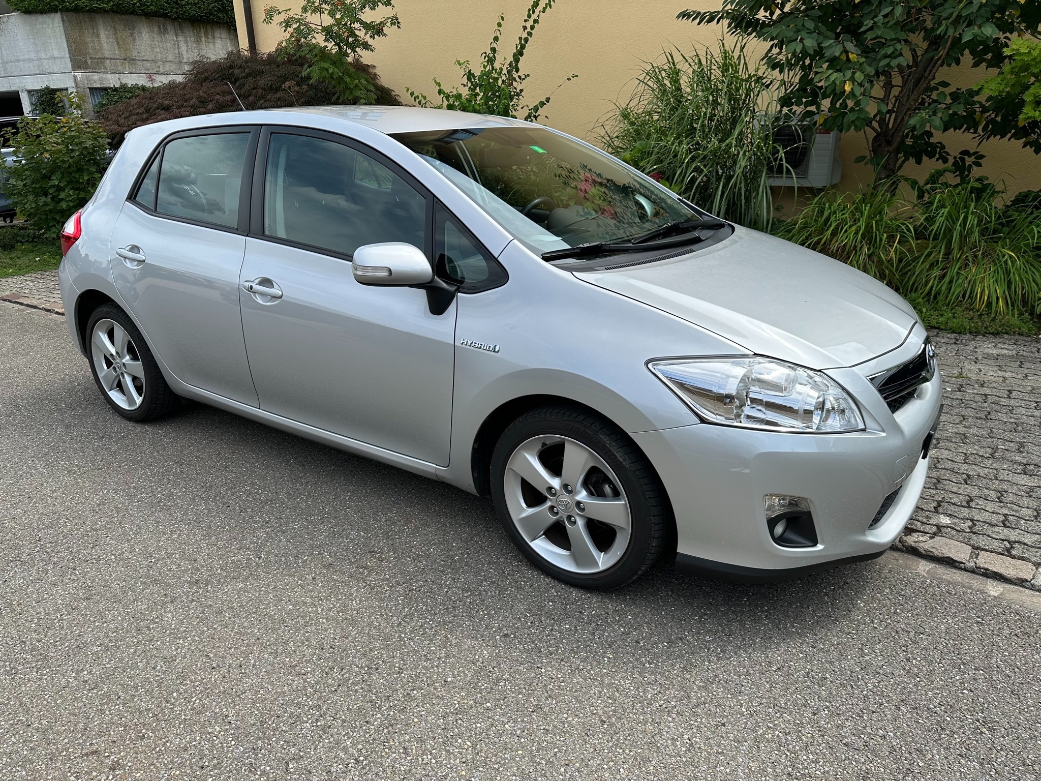 TOYOTA Auris 1.8 16V HSD Linea Sol