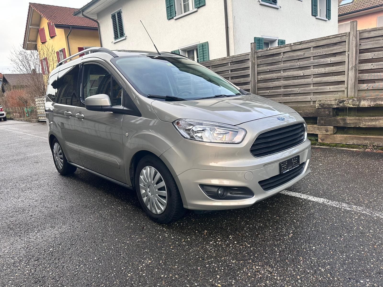 FORD Tourneo Courier 1.0 SCTi Titanium