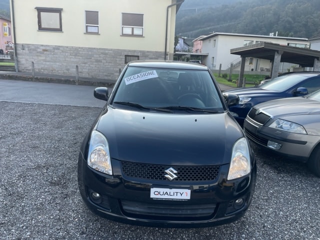 SUZUKI Swift 1.3i 16V GL Top Piz Sulai LE 4x4