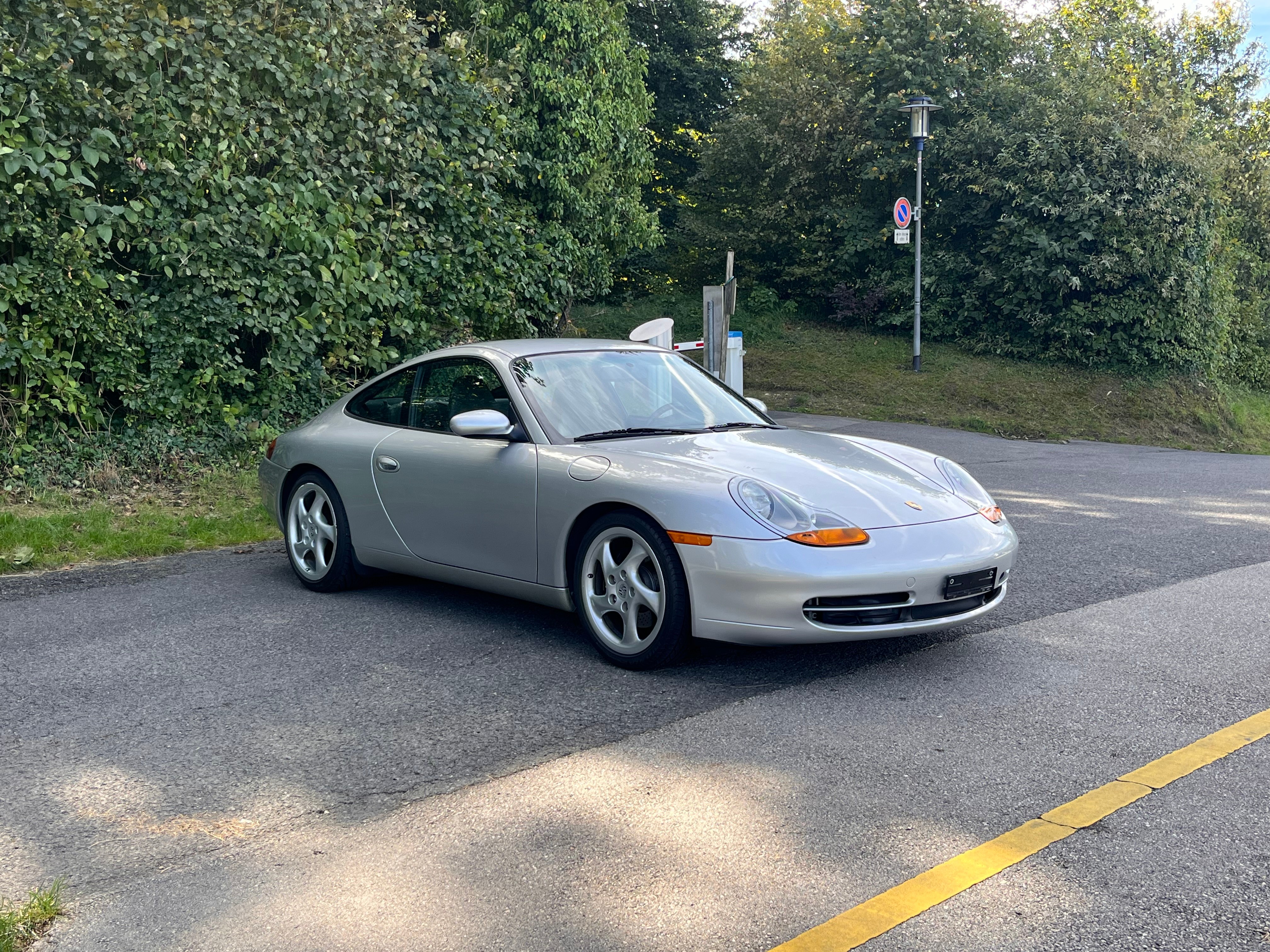 PORSCHE 911 Carrera