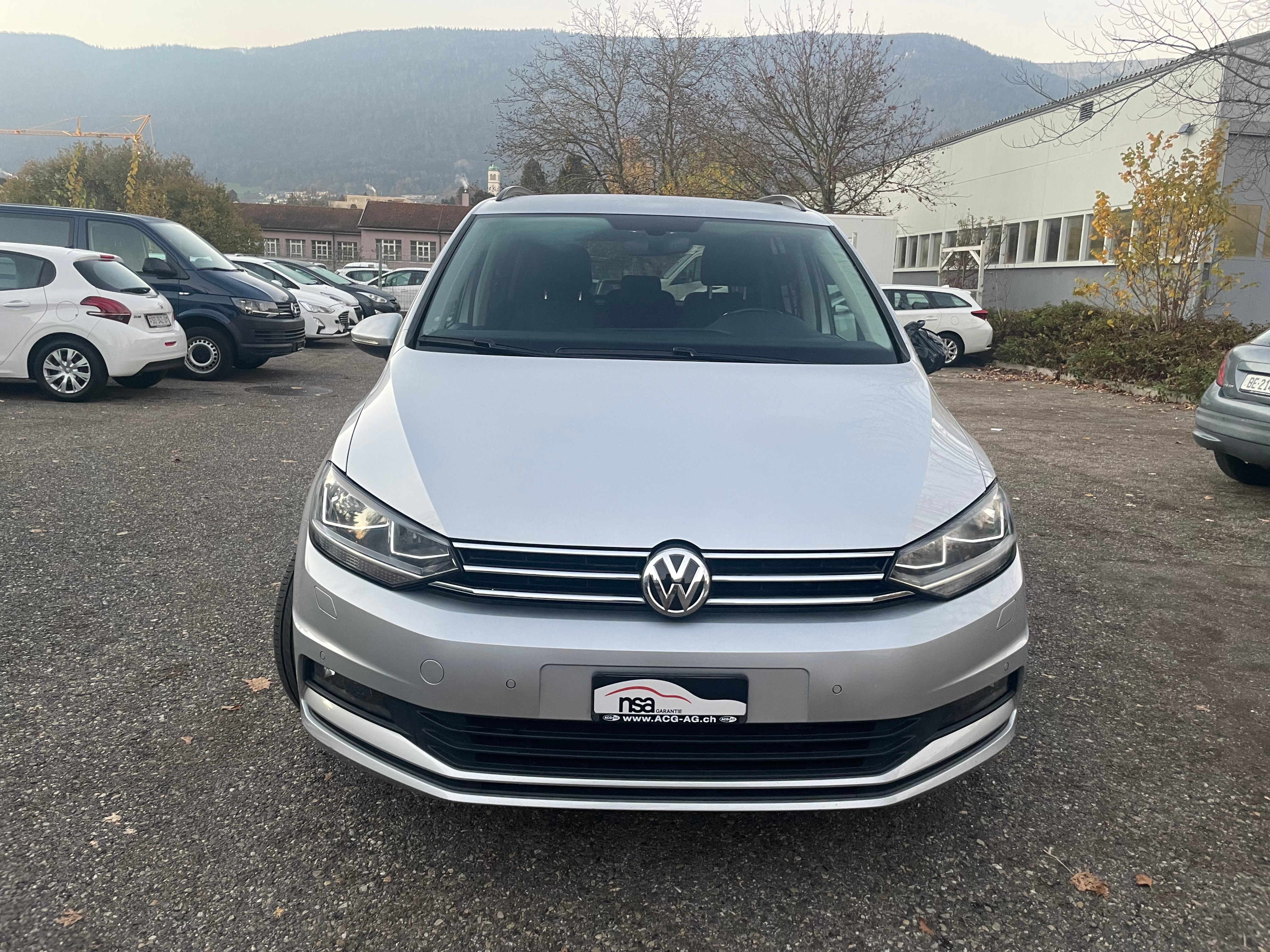 VW Touran 1.6 TDI BlueMotion Technology Comfortline DSG * Gr. Navi * Klima * Tempomat * PDC V&H-Rückfahrkamera * Ab MFK