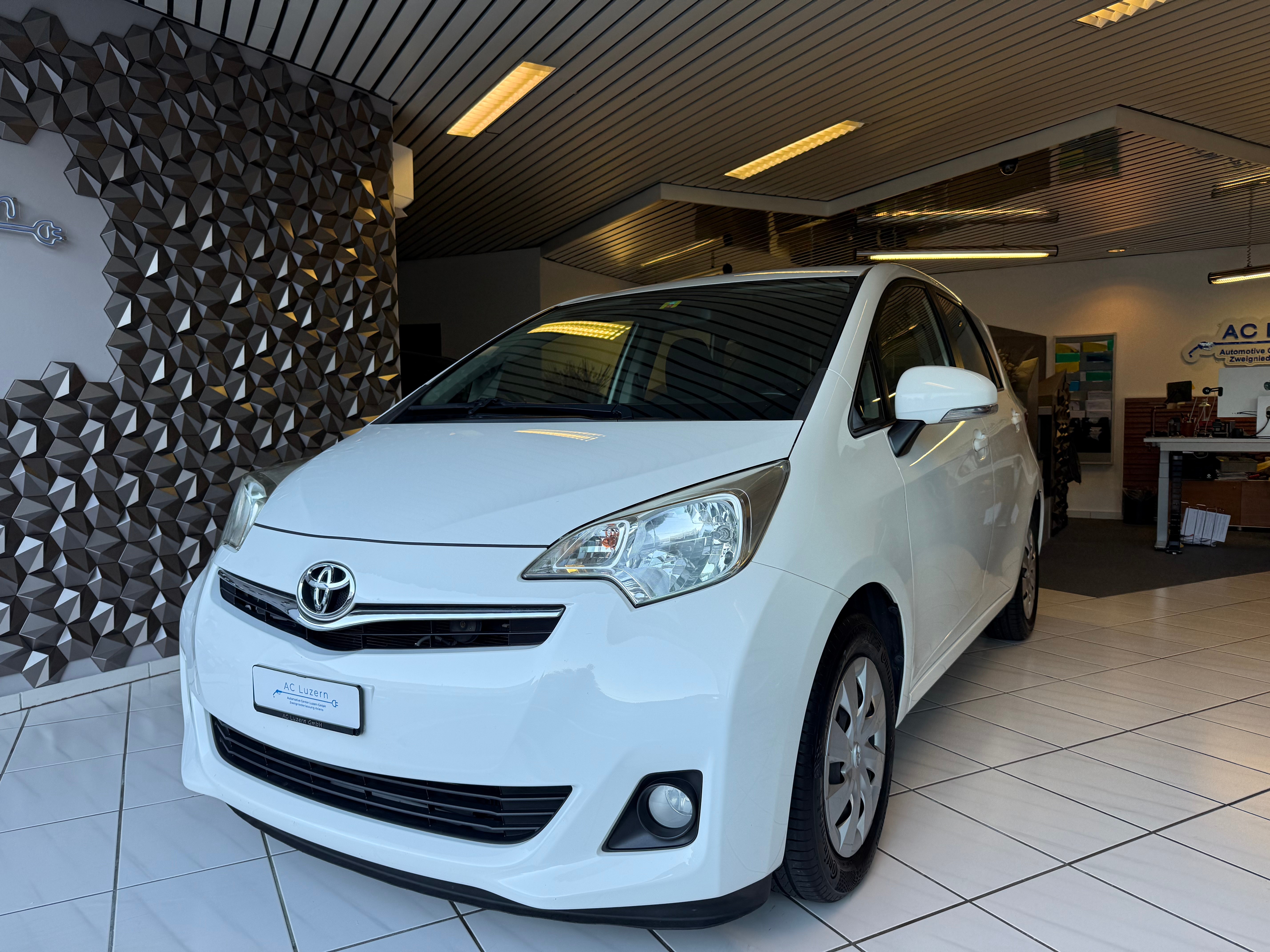 TOYOTA Verso-S 1.33 Linea Luna Multidrive S