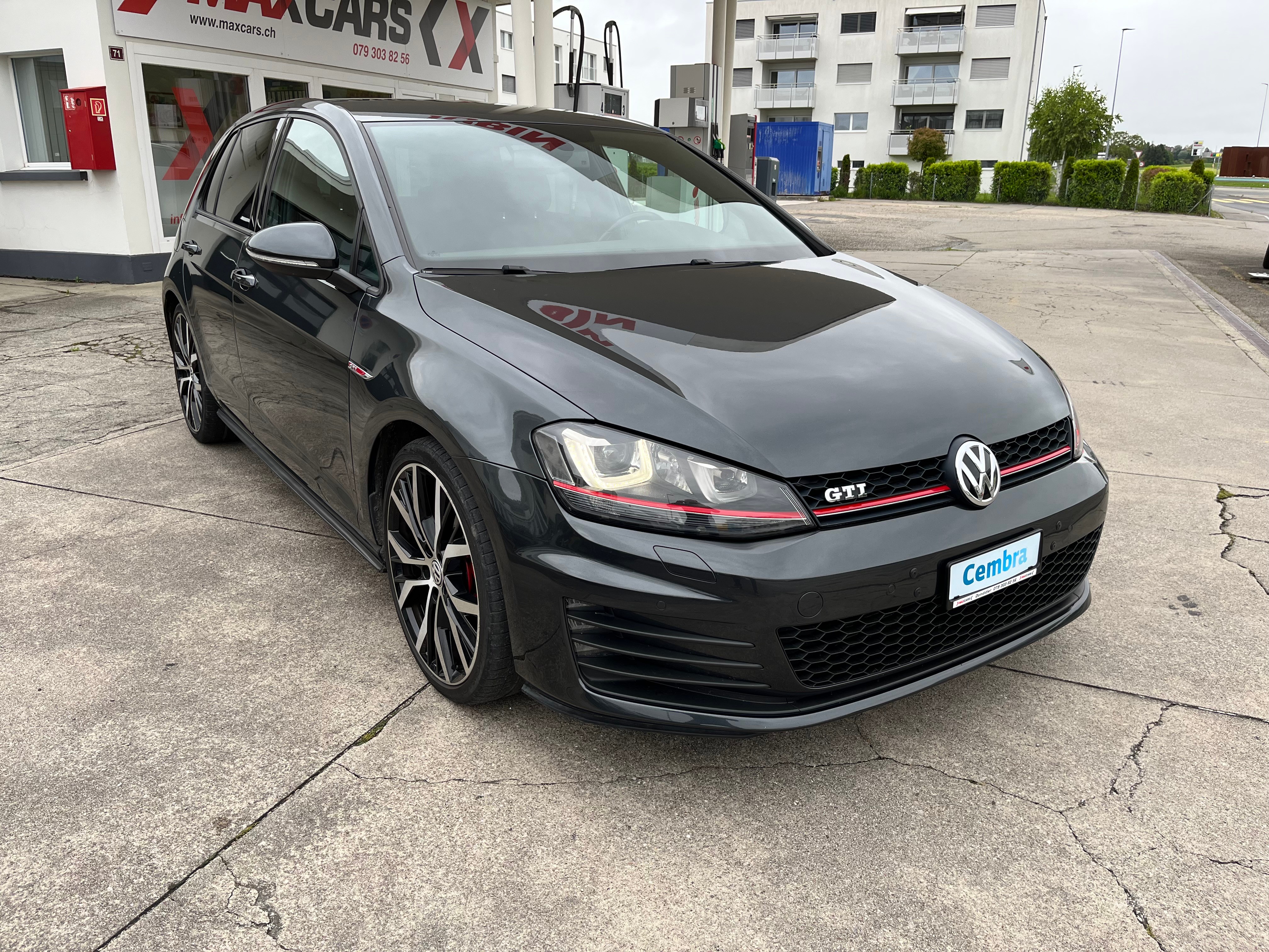 VW Golf VII 2.0 TSI GTI couleur gris anthracite, très bien équipé, TOP!